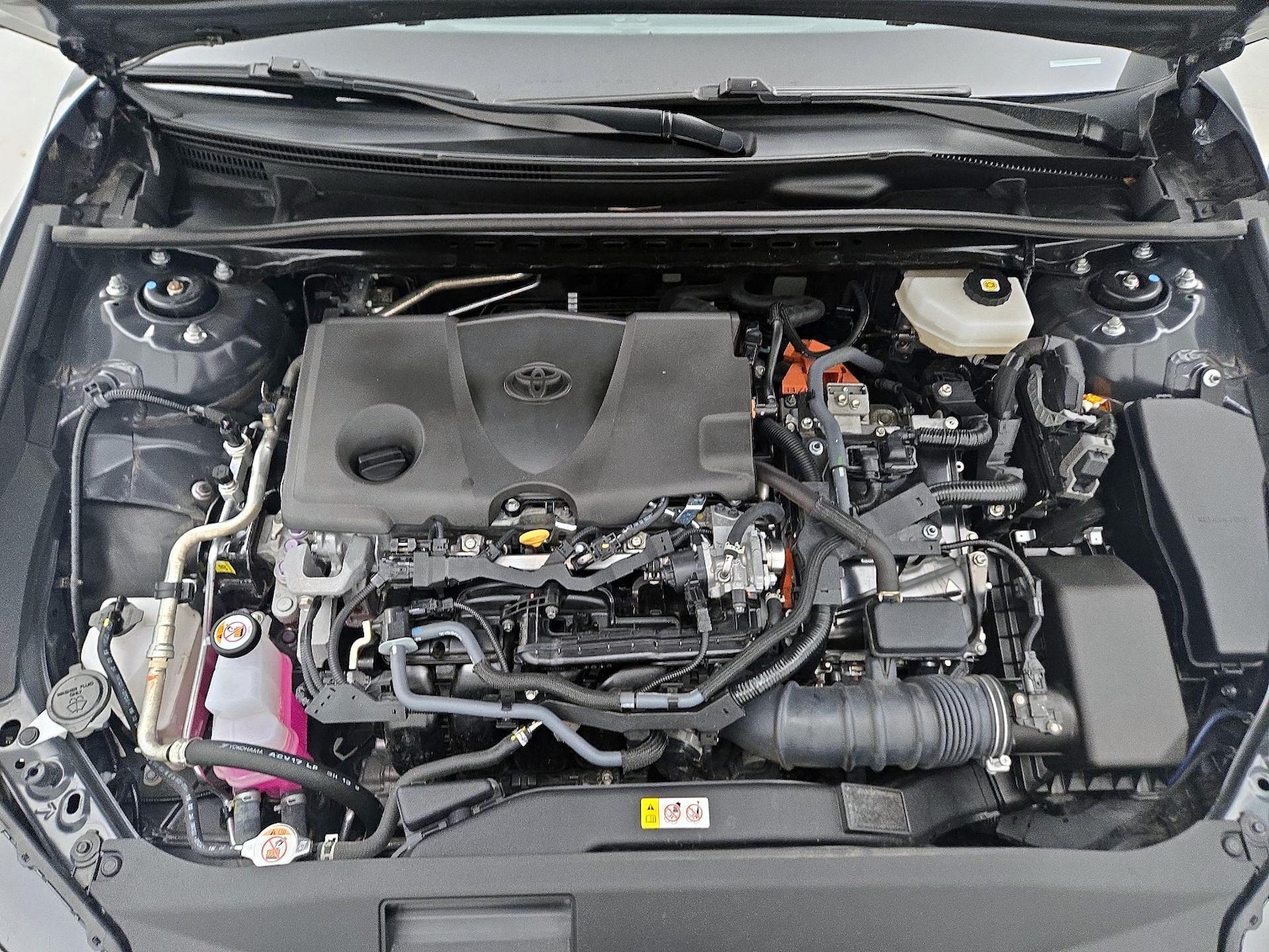 2025 Toyota Camry SE - Photo 23