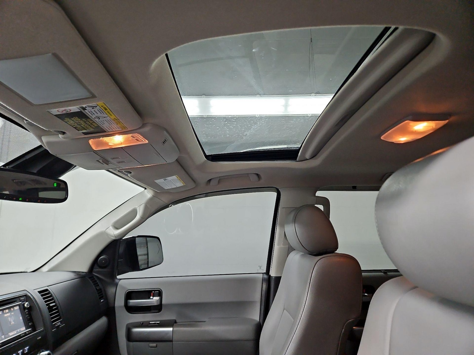 Sunroof(s) & Overhead Airbags