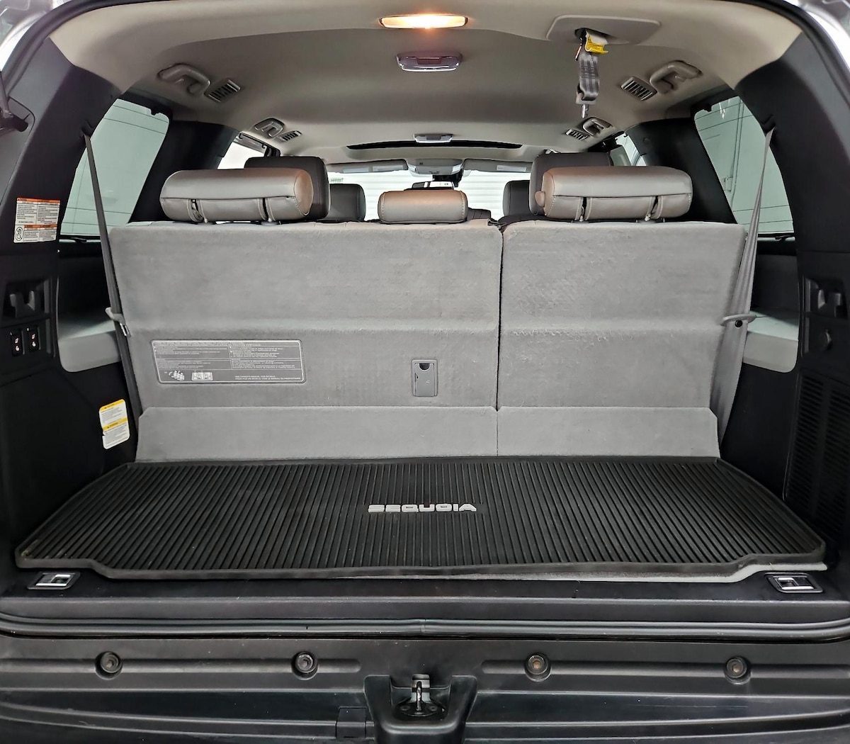 Trunk/Cargo (Seats Up)