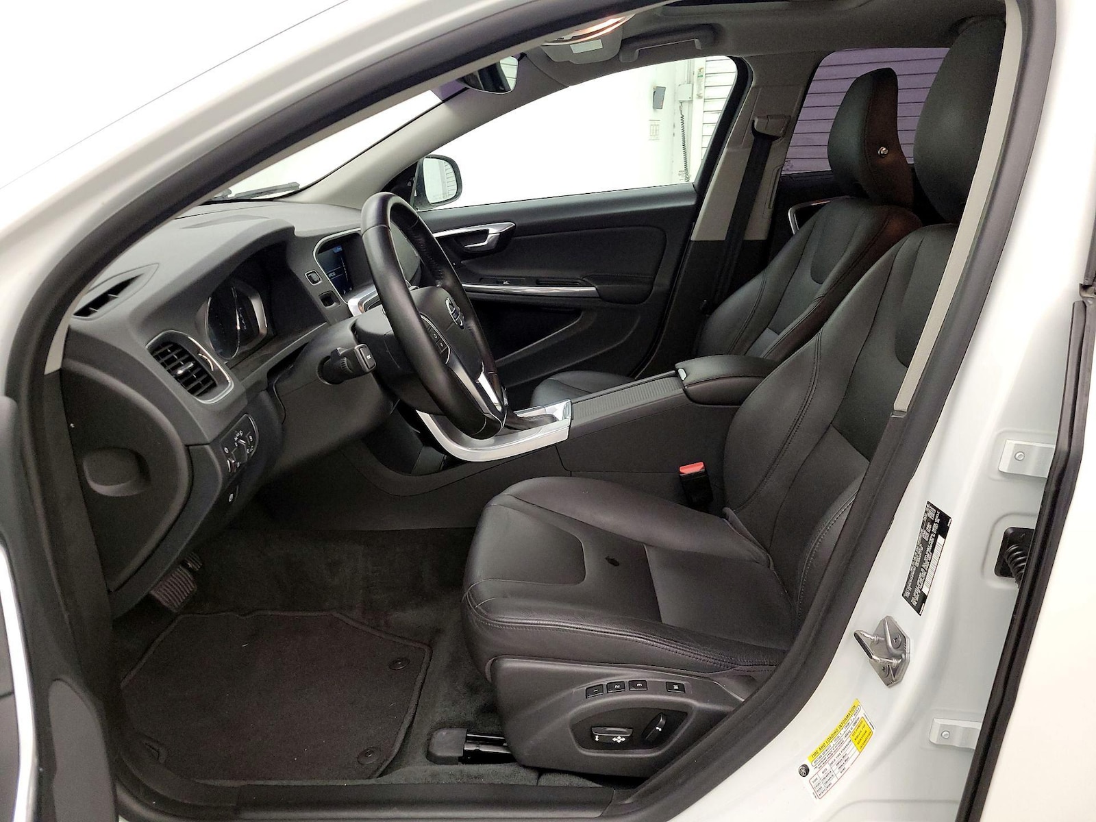 Power Seat(s) & Leather Seats
