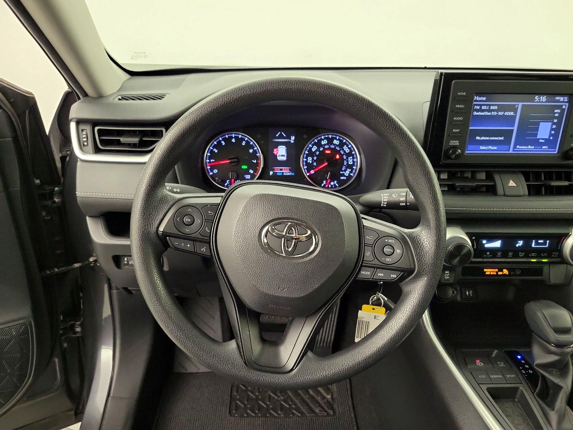 Thumbnail: 2019 Toyota RAV4 - 10