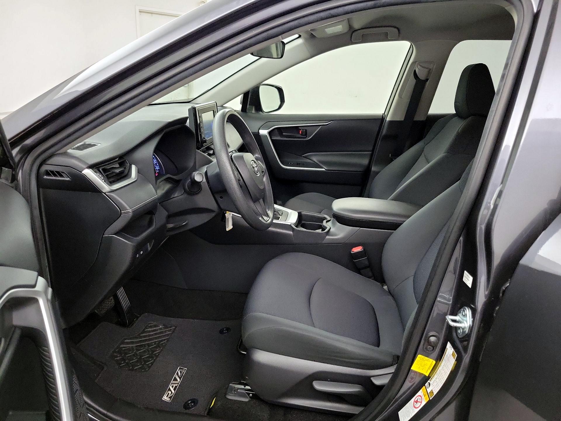 Thumbnail: 2019 Toyota RAV4 - 11