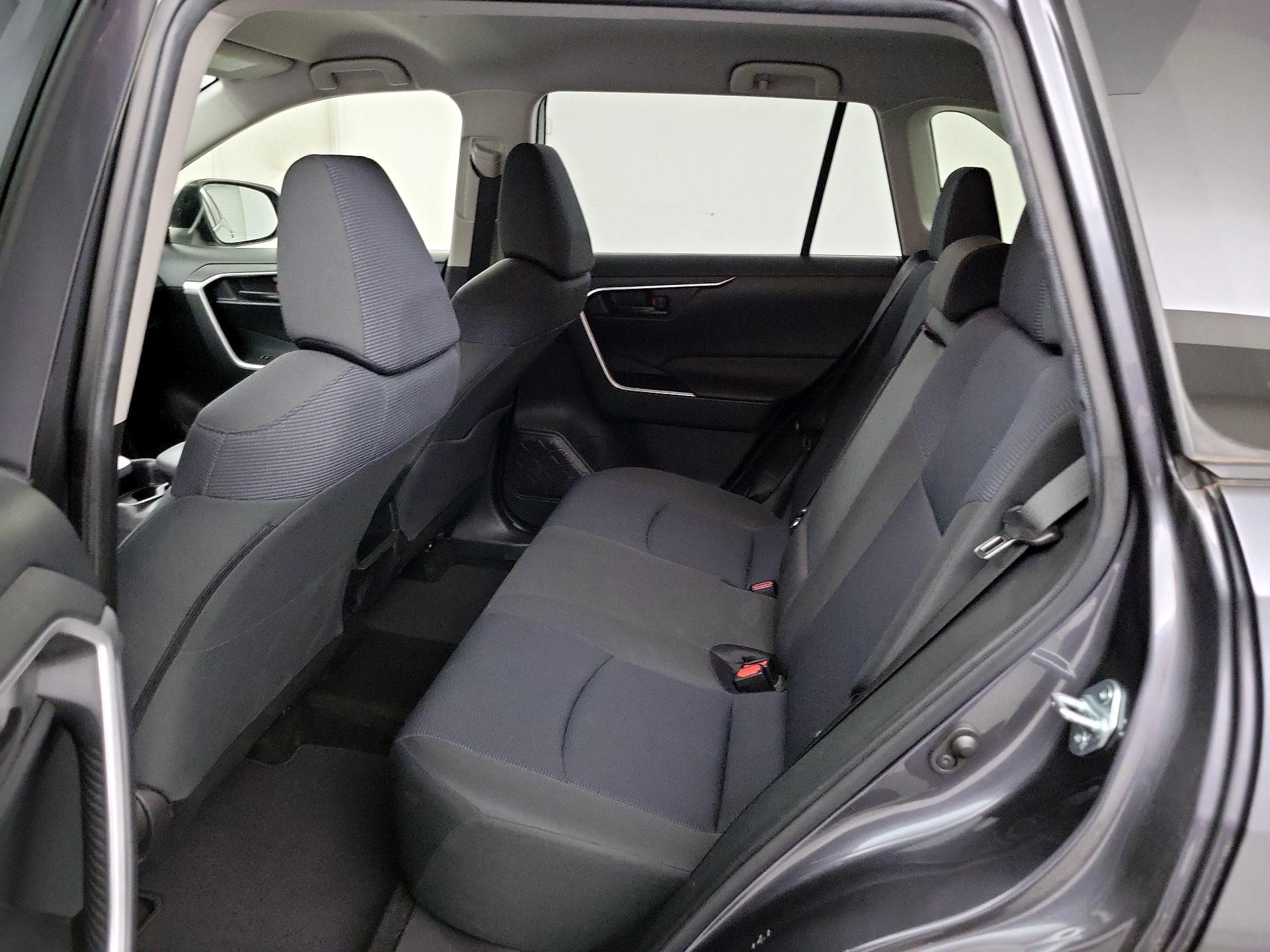 Thumbnail: 2019 Toyota RAV4 - 19