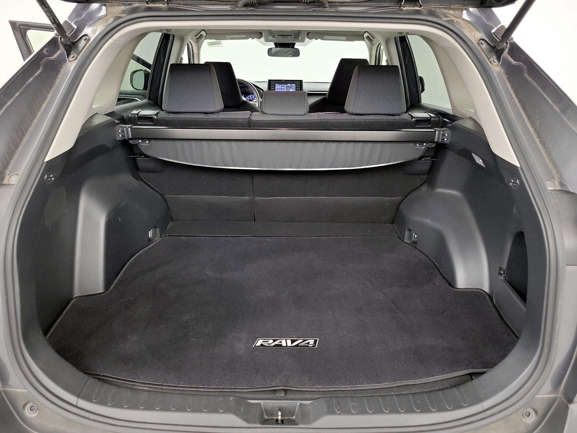 Thumbnail: 2019 Toyota RAV4 - 20