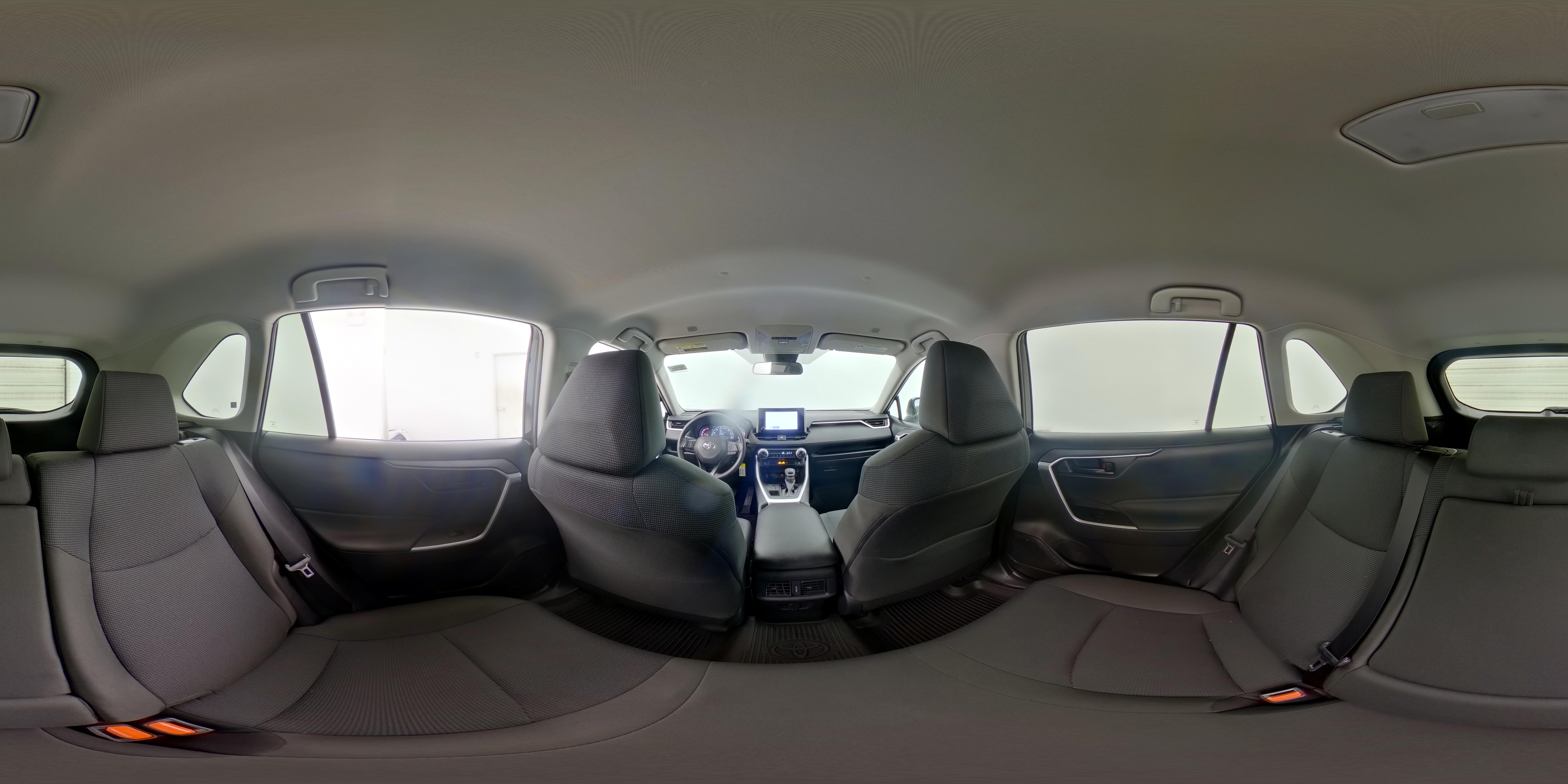 2025 Toyota RAV4 LE - Photo 25