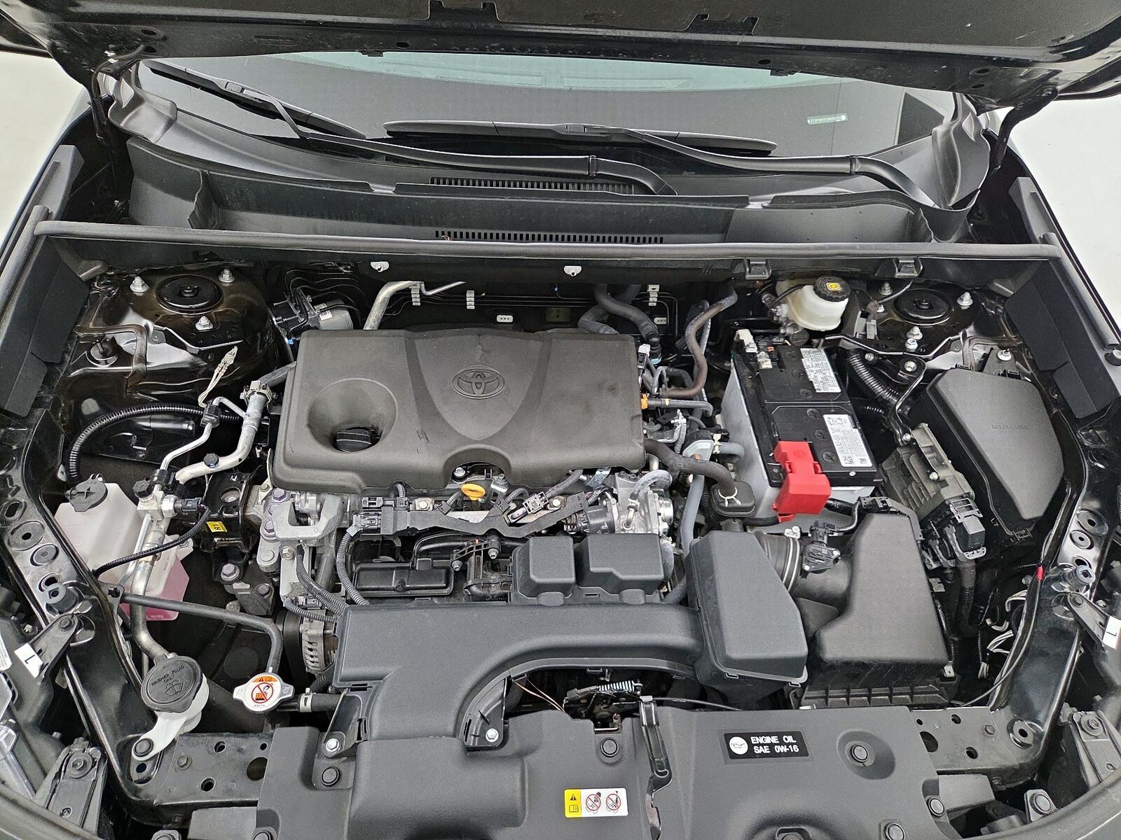 2025 Toyota RAV4 LE - Photo 21
