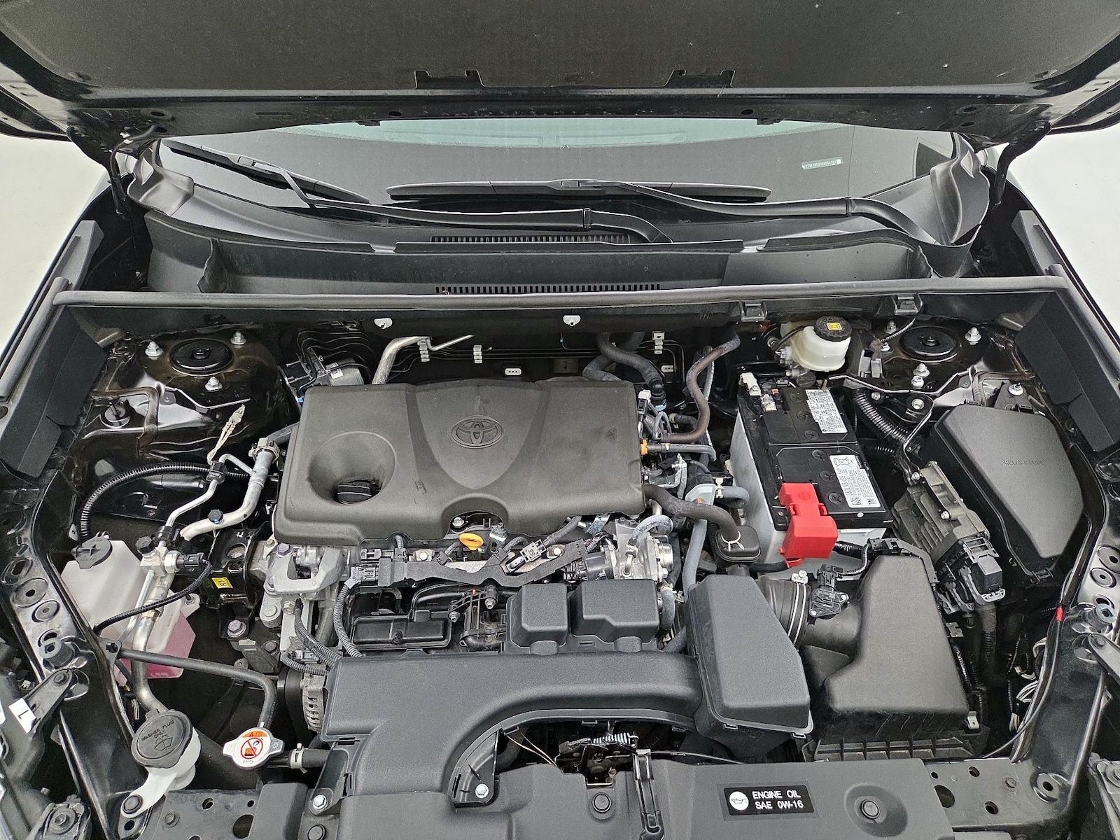 2025 Toyota RAV4 LE - Photo 22