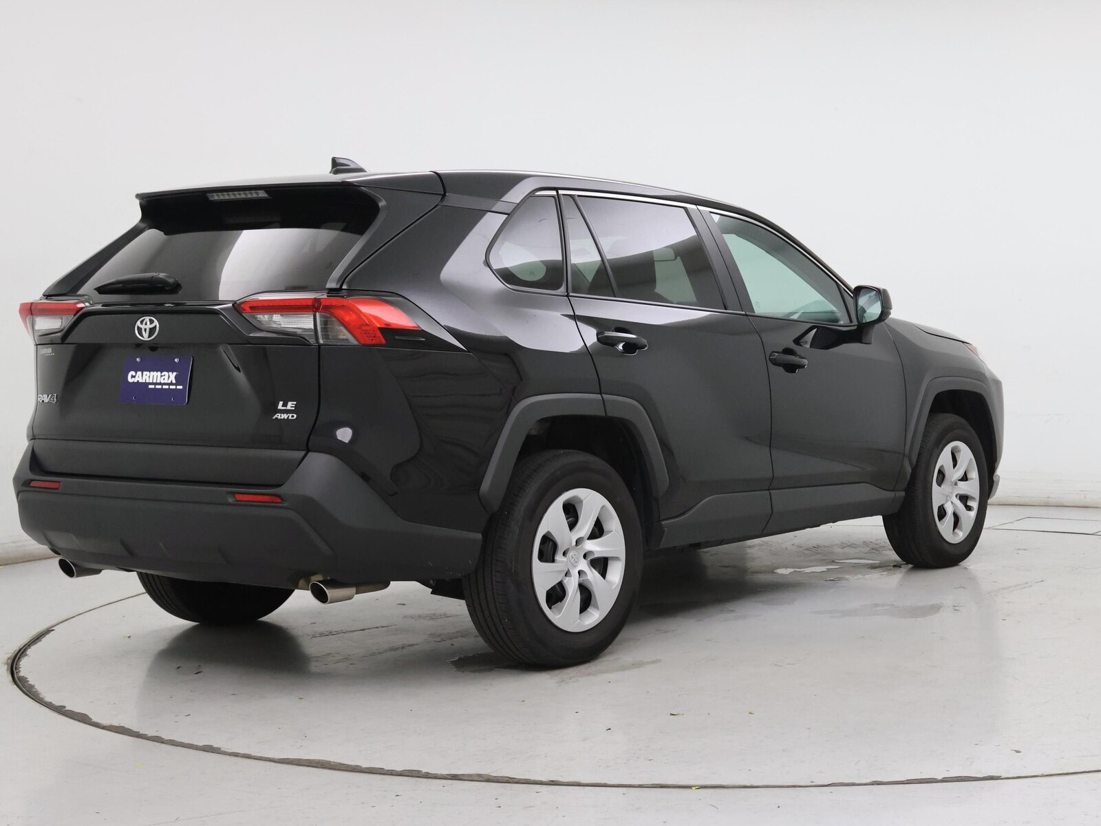 2025 Toyota RAV4 LE - Photo 9