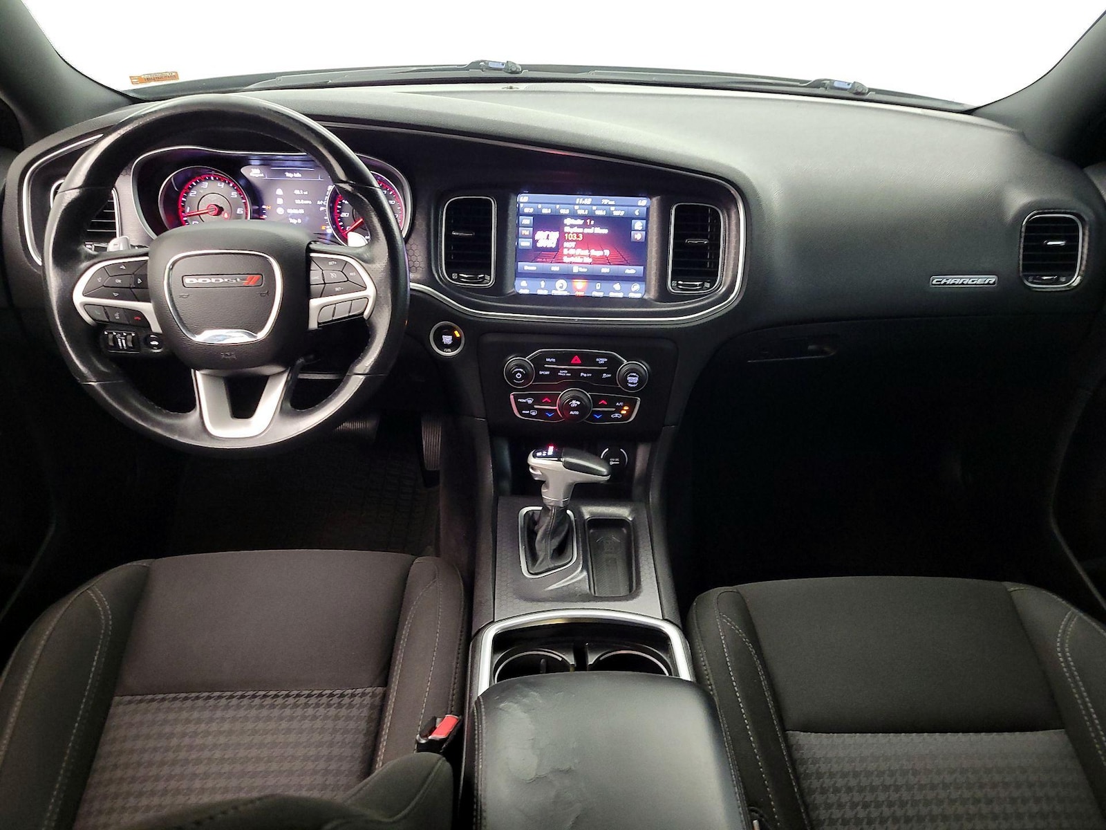 2018 Dodge Charger R/T - Photo 10