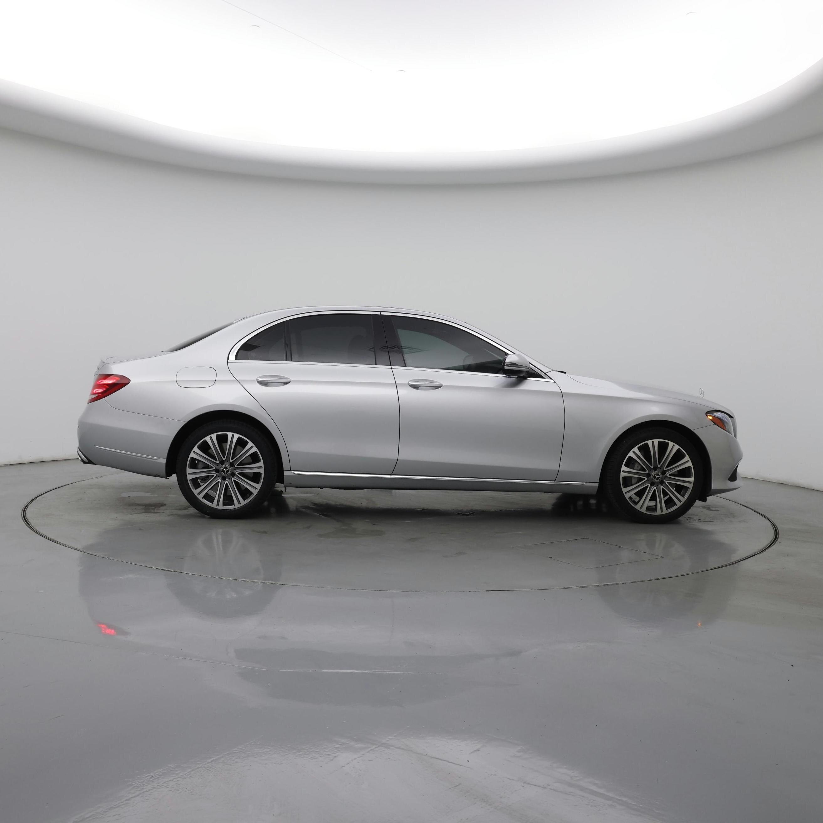 Thumbnail: 2019 Mercedes-Benz E-Class - 7