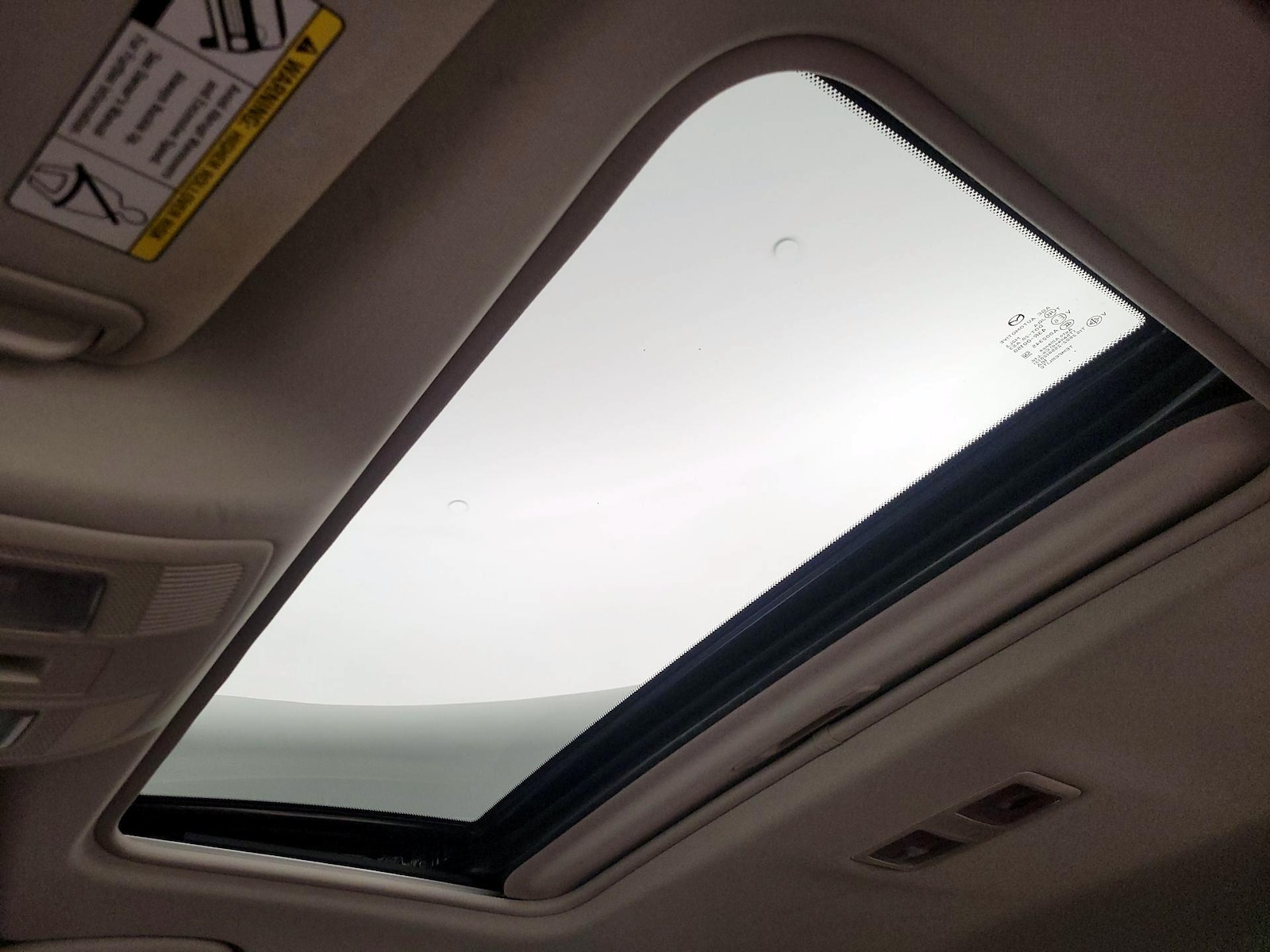 Sunroof(s) & Overhead Airbags