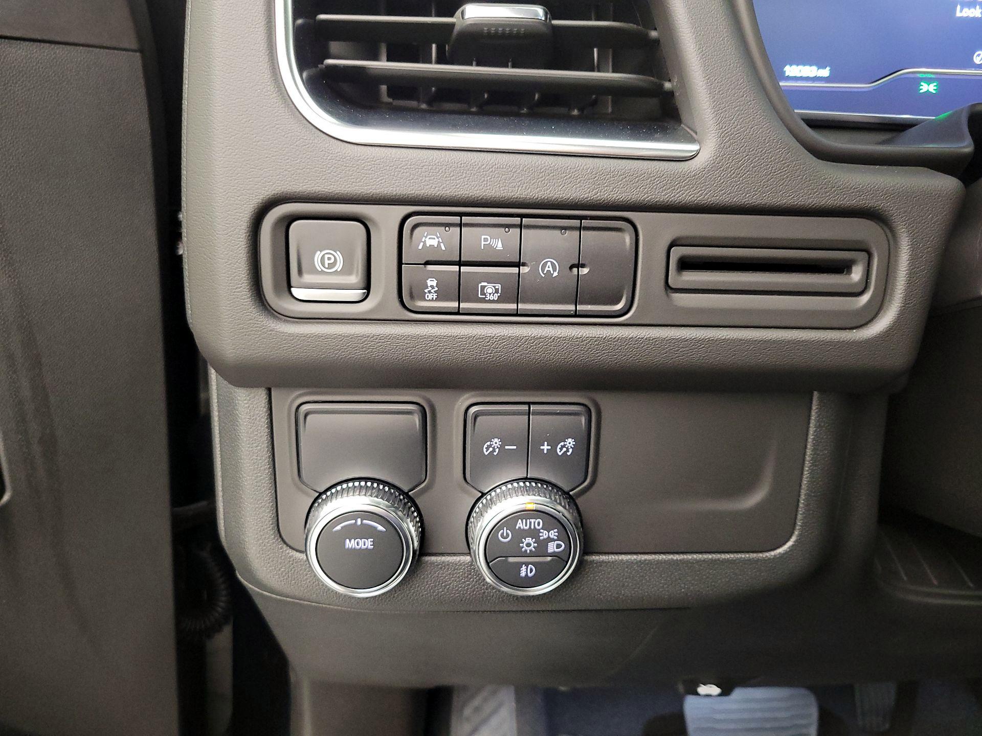 Thumbnail: 2024 GMC Yukon - 13