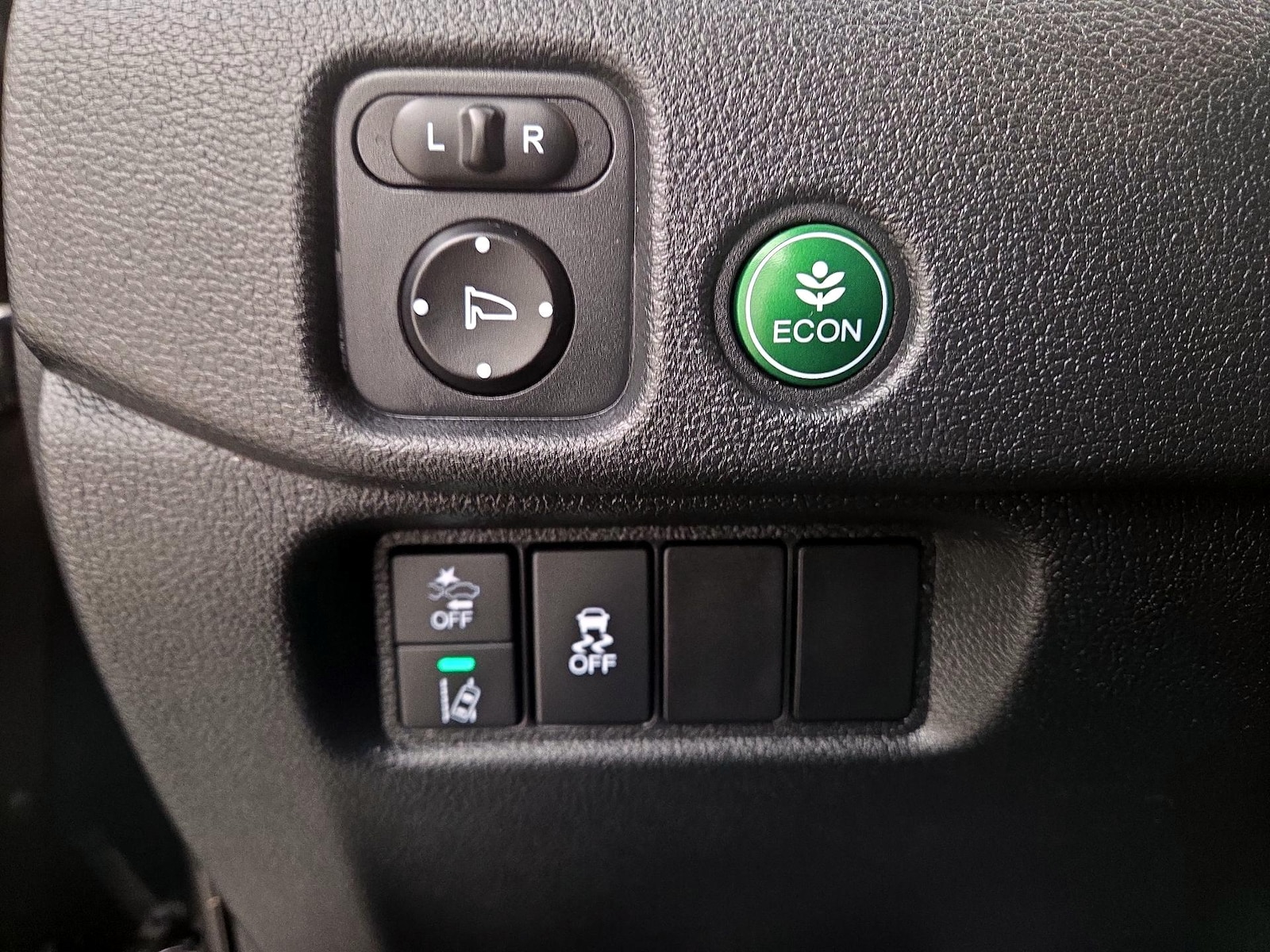 2021 Honda Pilot SE - Photo 14