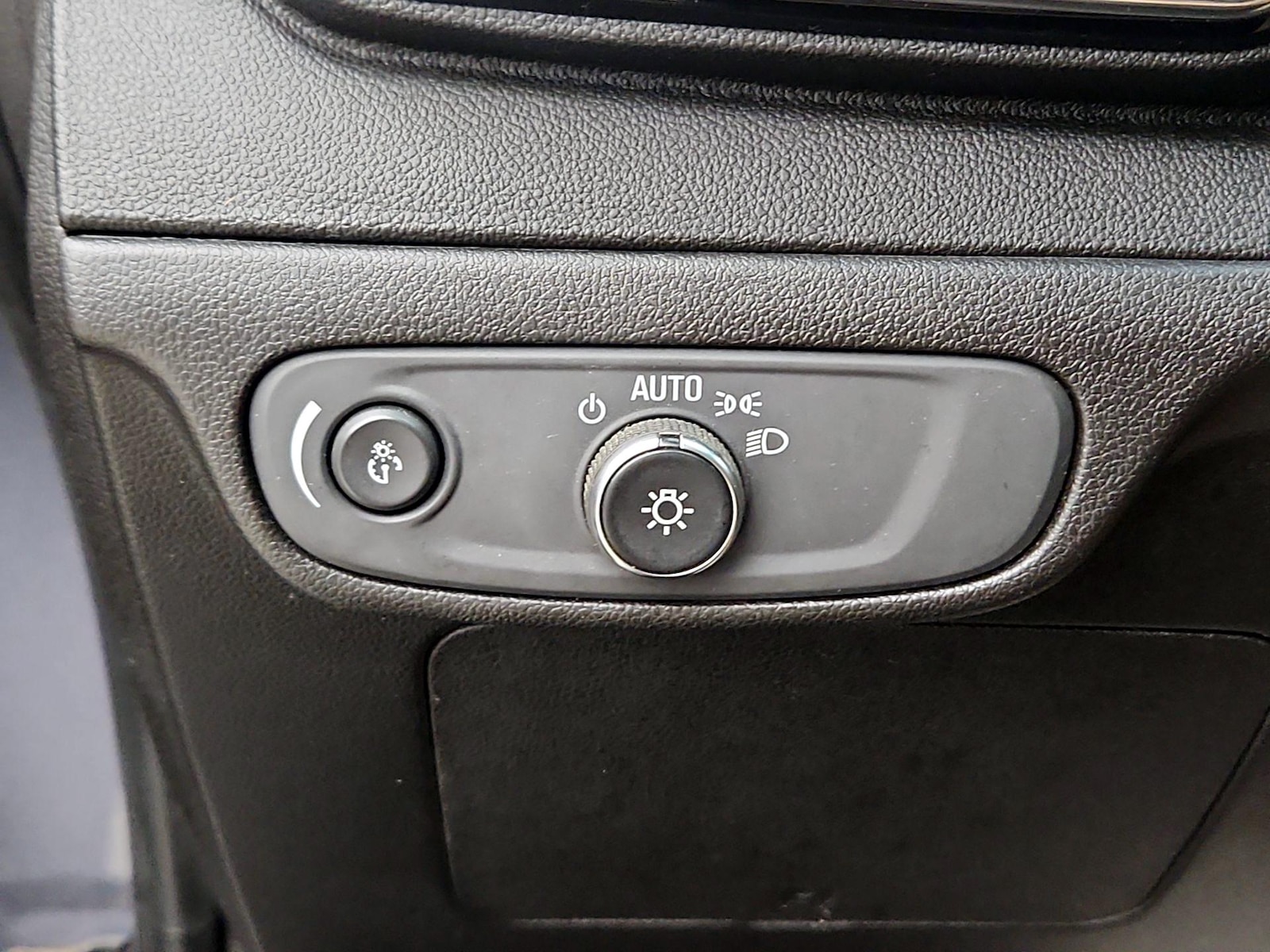 2023 Chevrolet Bolt EV LT - Photo 14