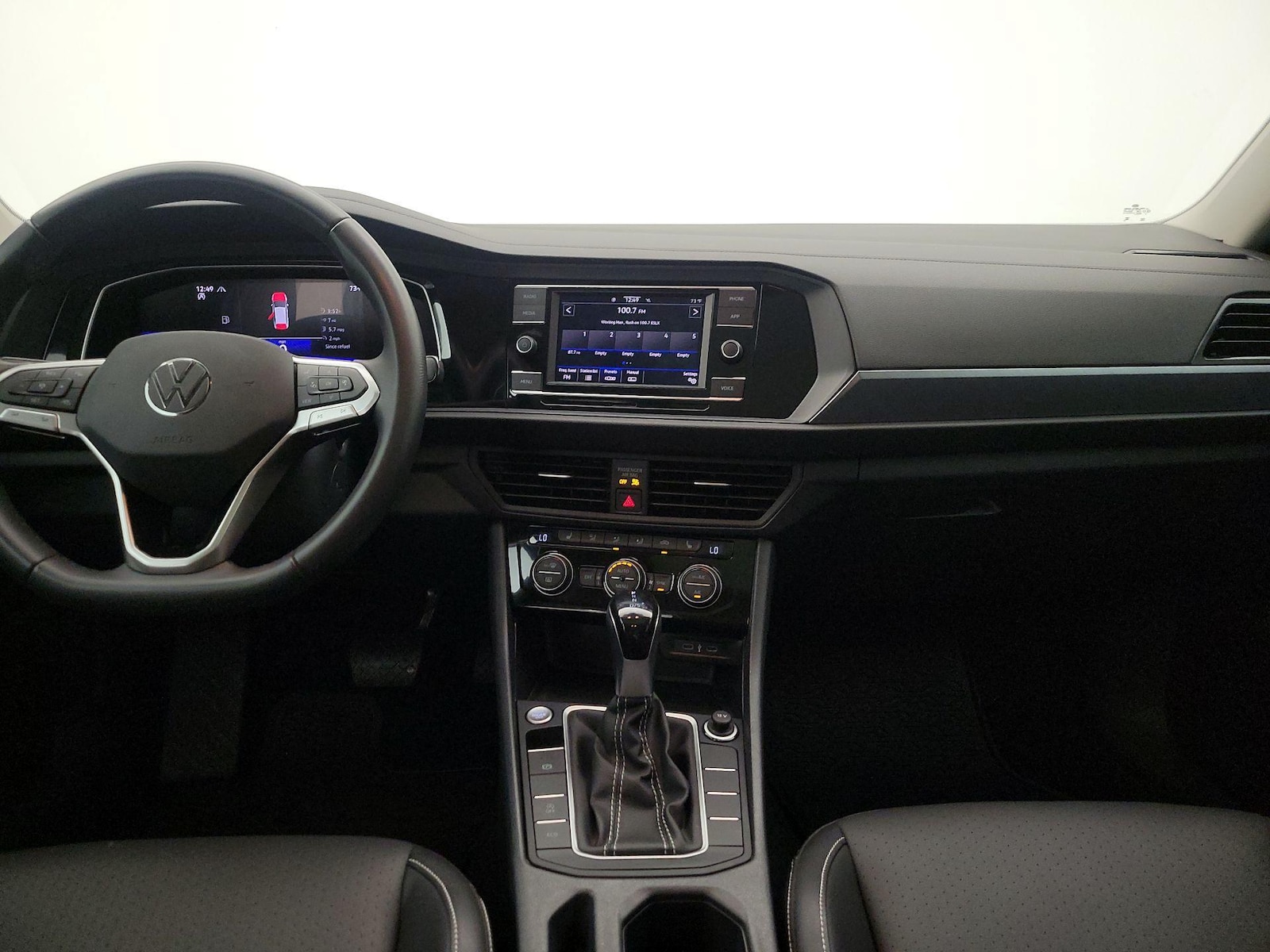 2024 Volkswagen Jetta SE - Photo 10