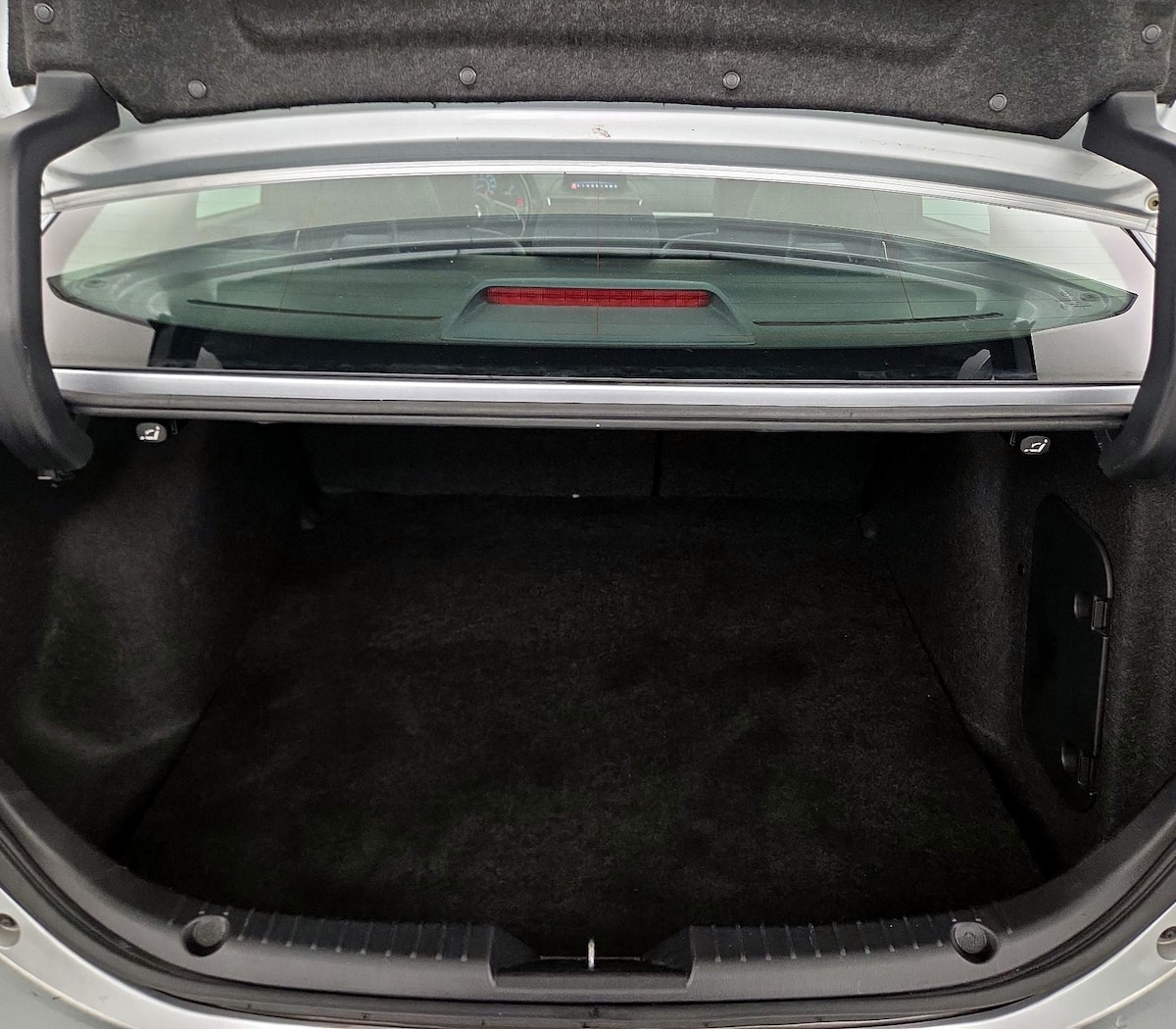 Trunk/Cargo (Seats Up)