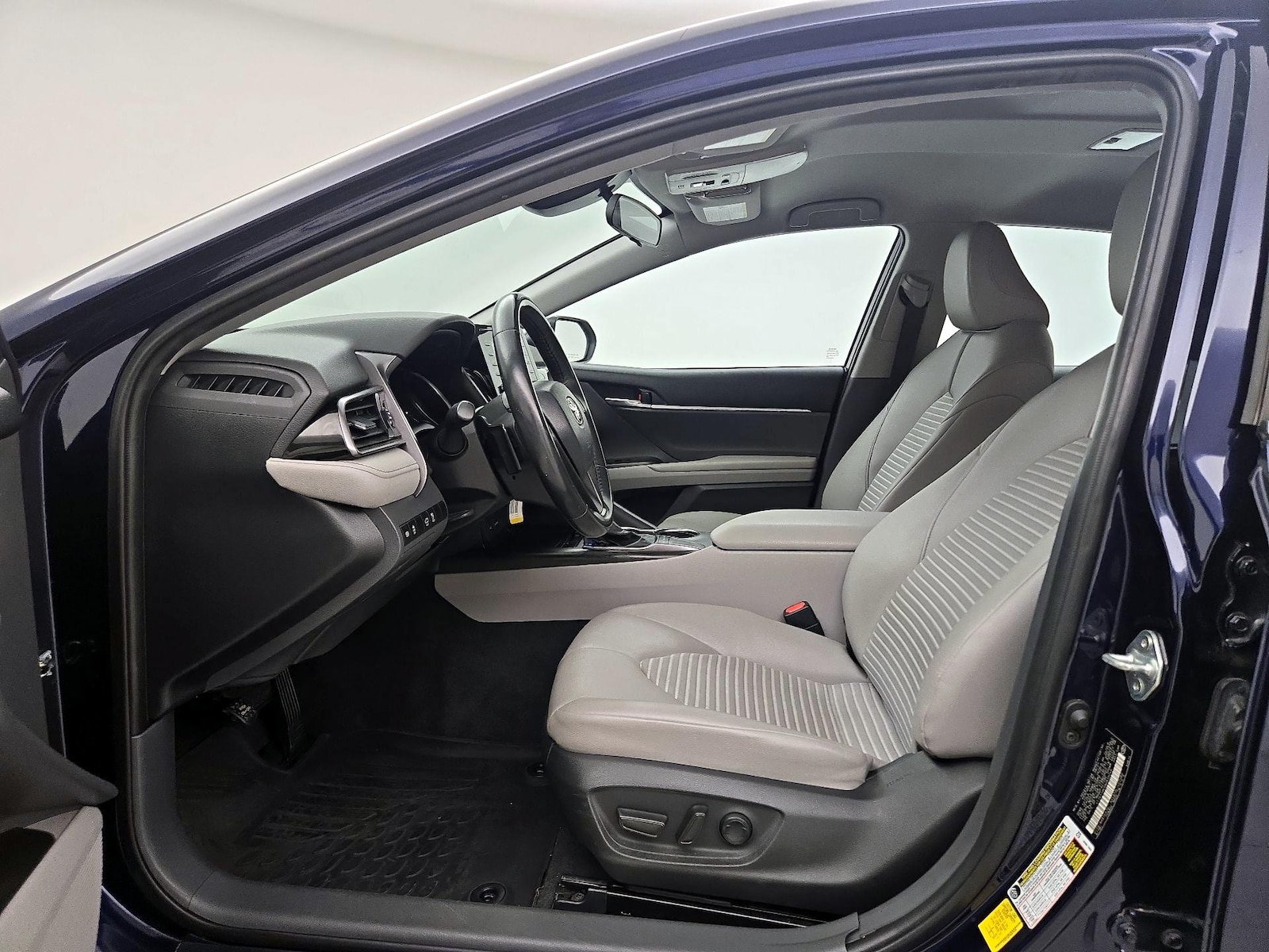 Power Seat(s) & Side Airbags