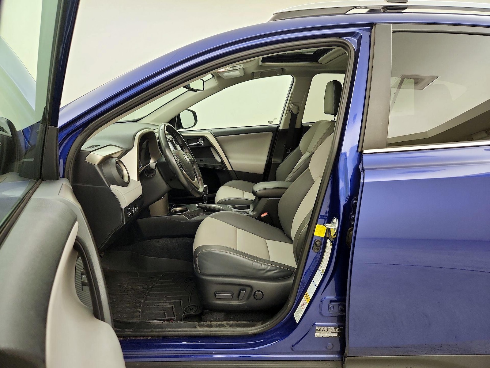 2014 Toyota RAV4 Limited - Photo 12