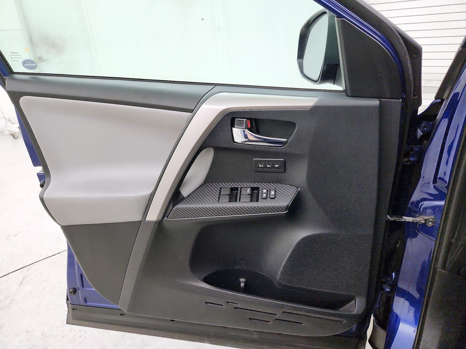 2014 Toyota RAV4 Limited - Photo 13