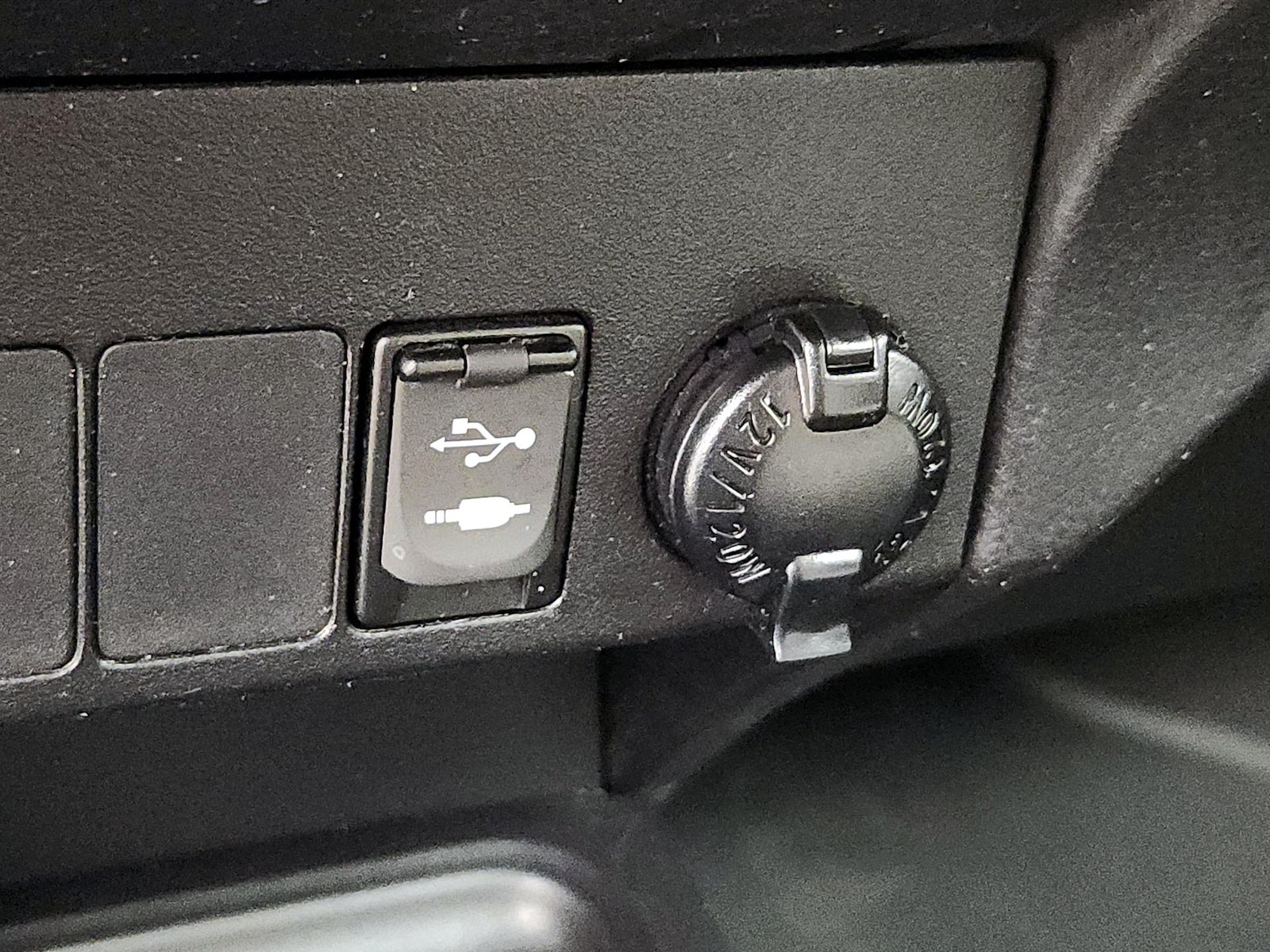 2014 Toyota RAV4 Limited - Photo 20