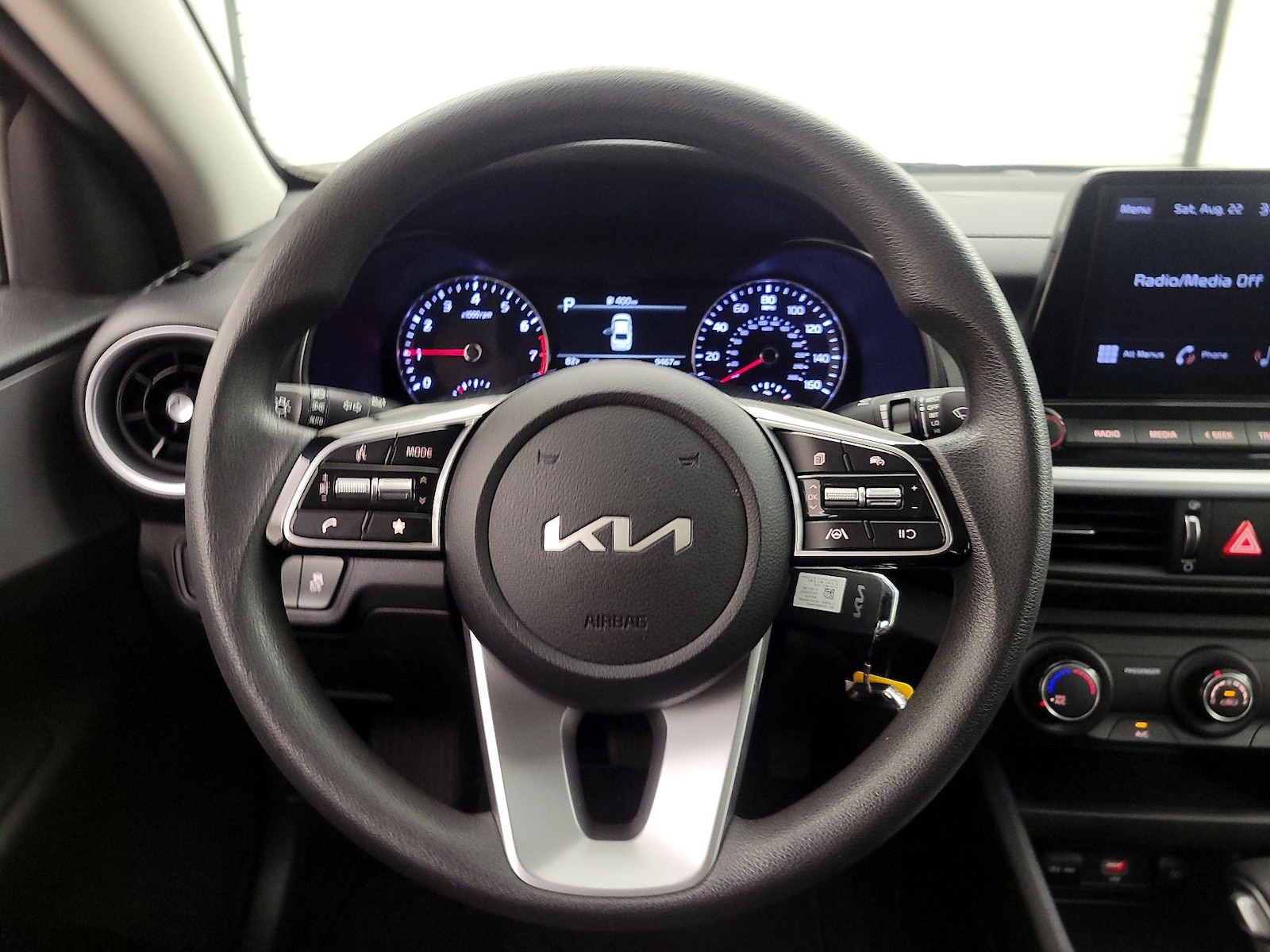 2024 Kia Forte LXS - Photo 11