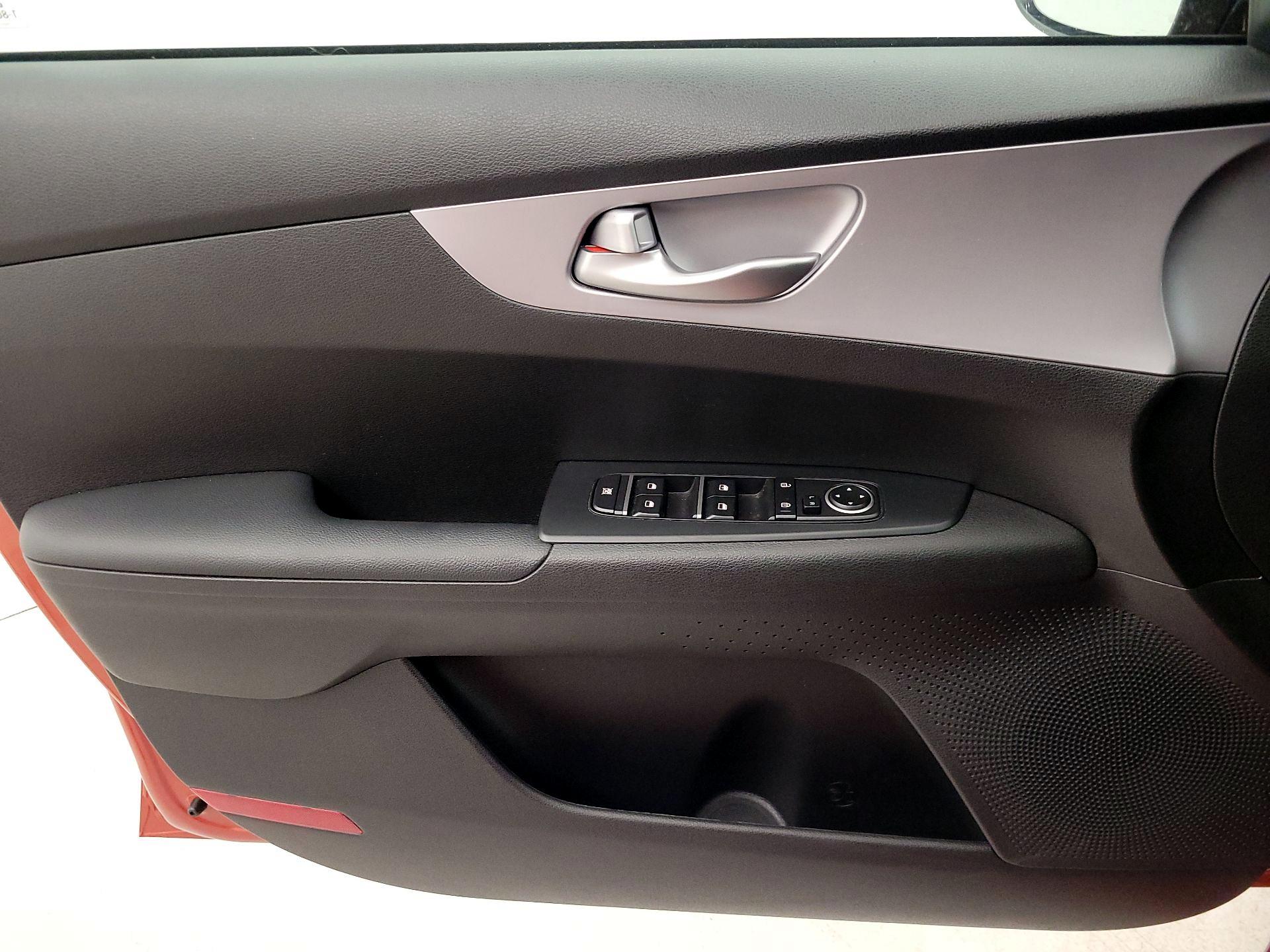 Thumbnail: 2024 Kia Forte - 12