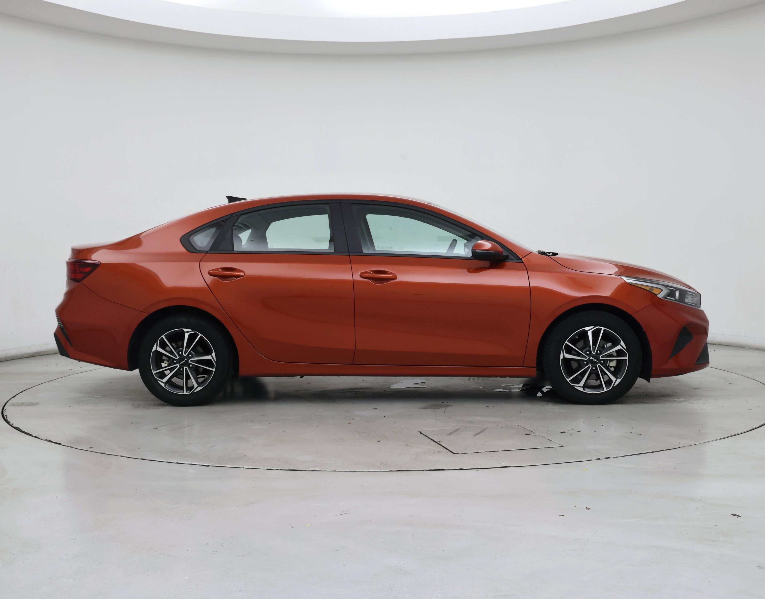 Thumbnail: 2024 Kia Forte - 7