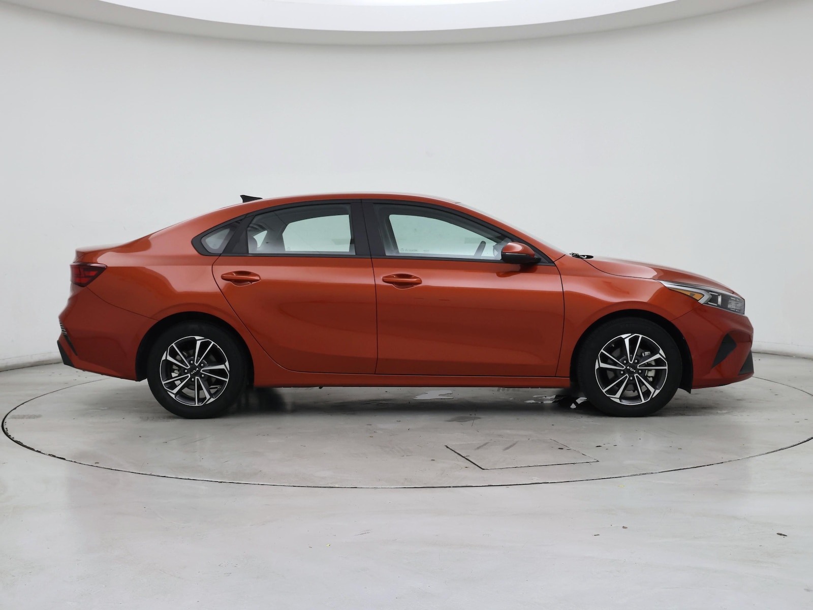 2024 Kia Forte LXS - Photo 8