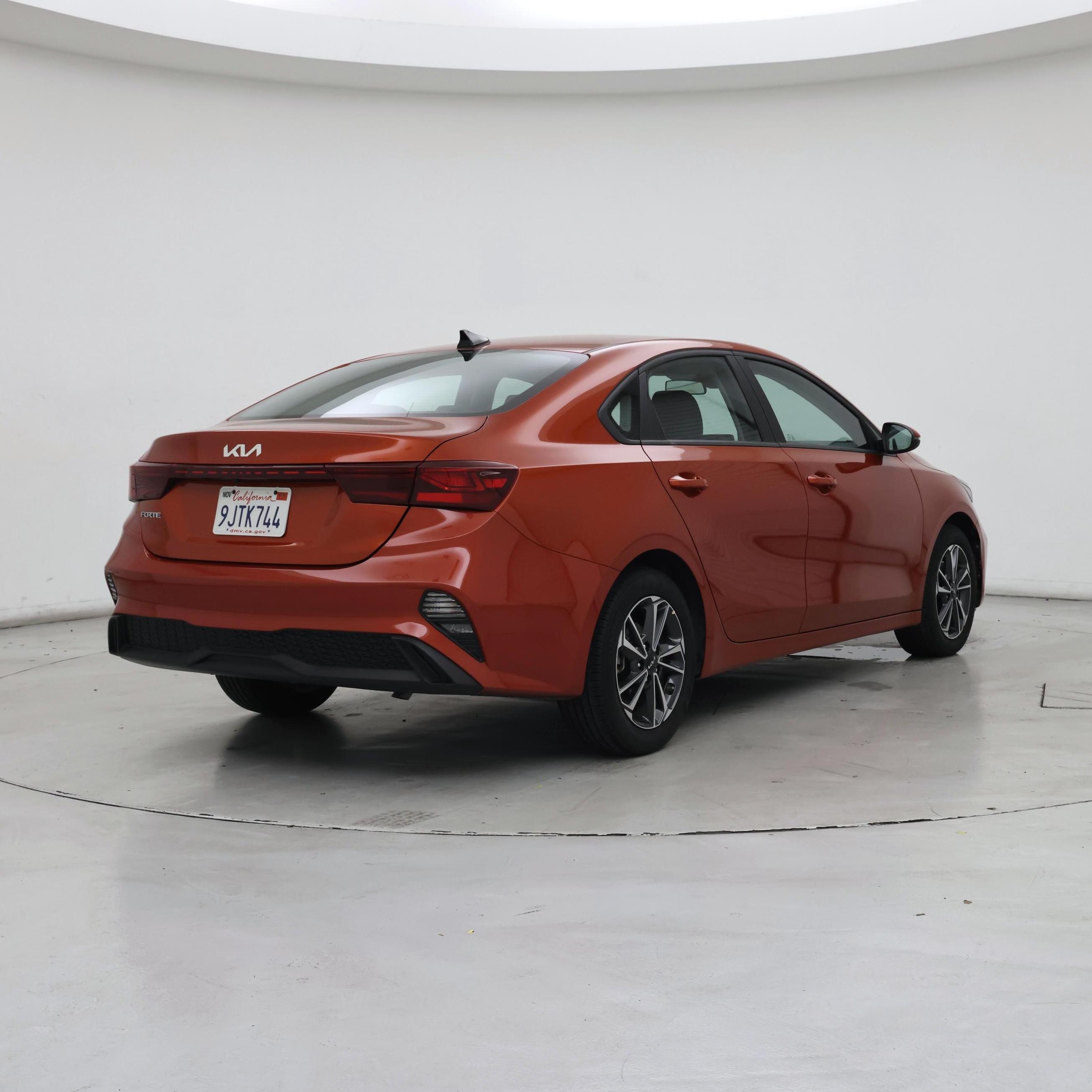 Thumbnail: 2024 Kia Forte - 8