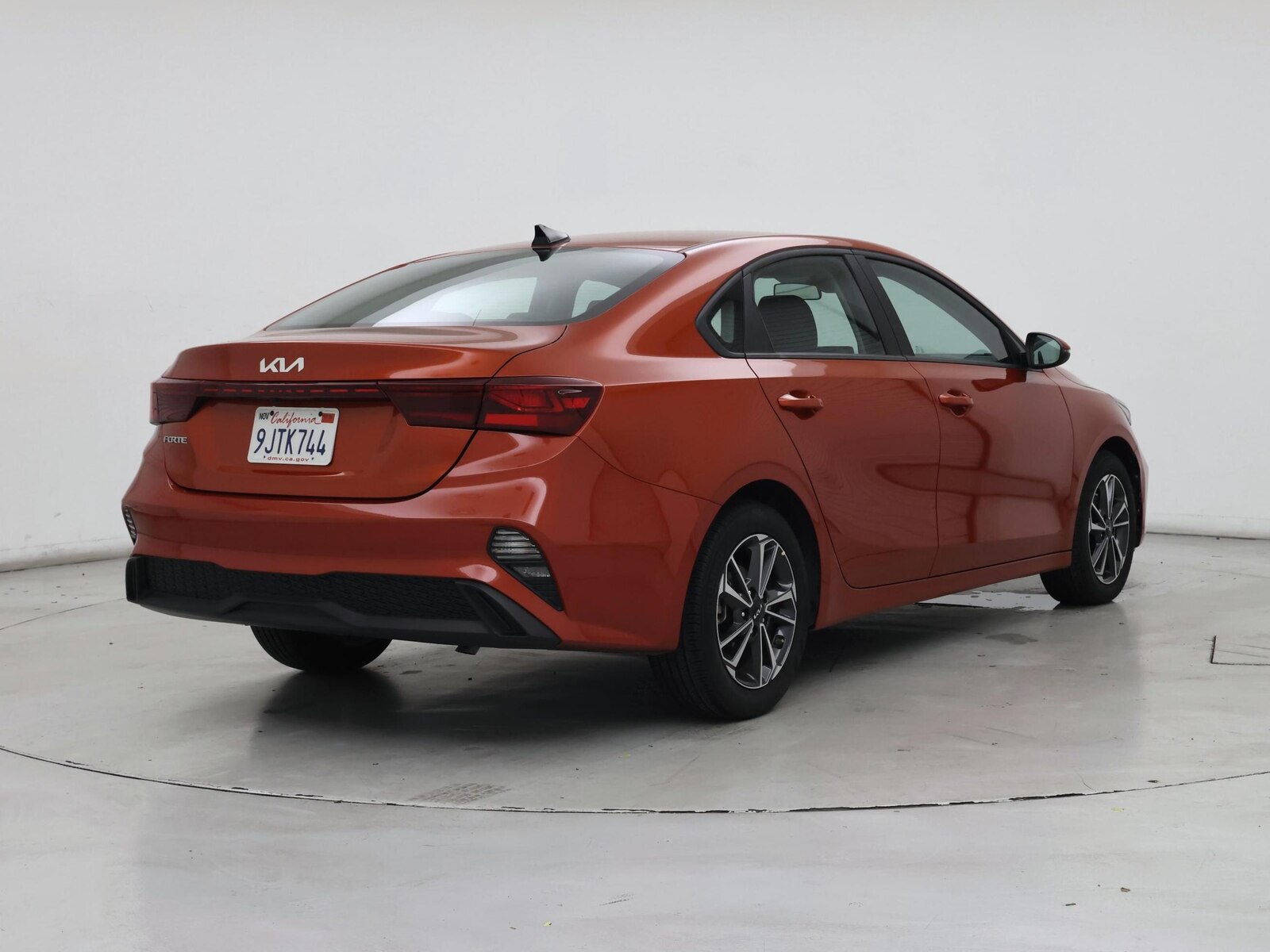 2024 Kia Forte LXS - Photo 9