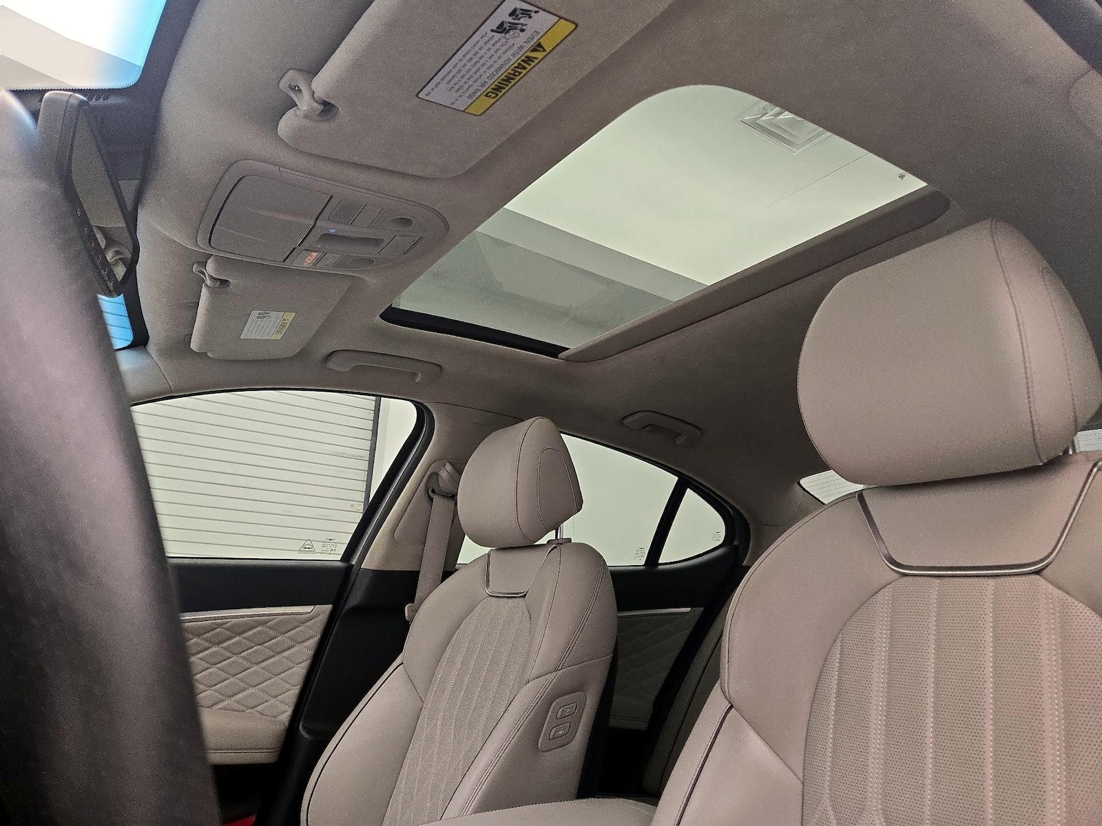 Sunroof(s) & Overhead Airbags