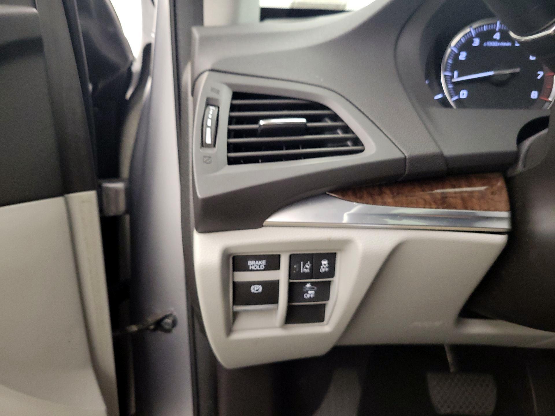 Thumbnail: 2017 Acura MDX - 13