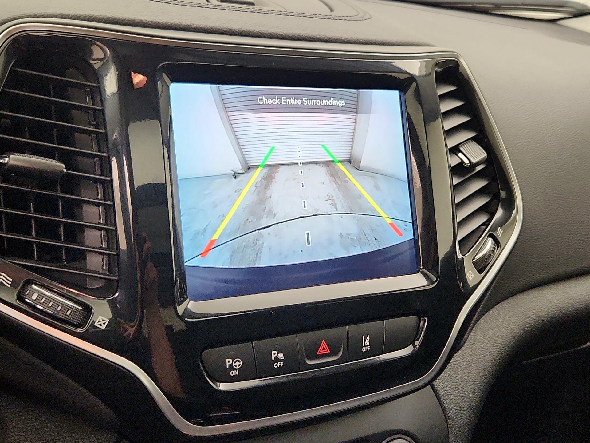 Thumbnail: 2020 Jeep Cherokee - 15