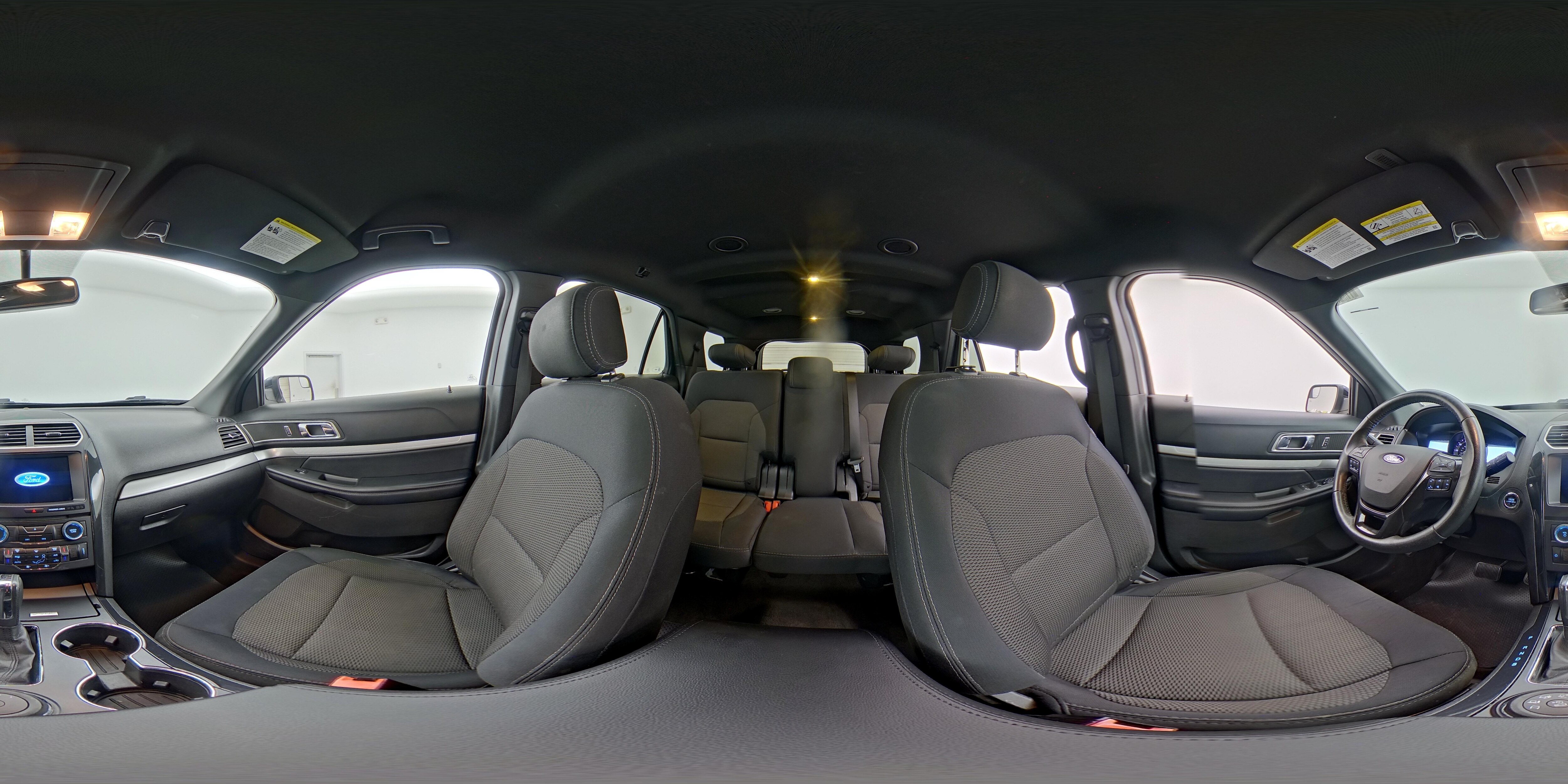 2017 Ford Explorer XLT - Photo 25