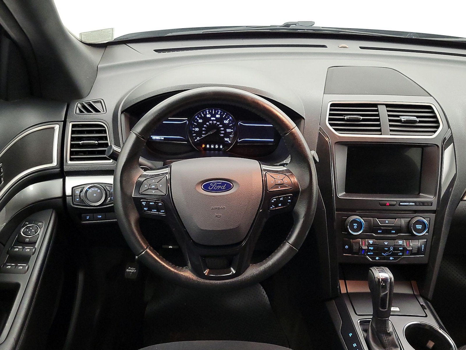 2017 Ford Explorer XLT - Photo 11