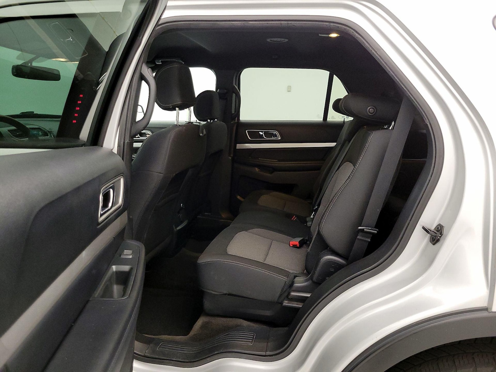 2017 Ford Explorer XLT - Photo 20