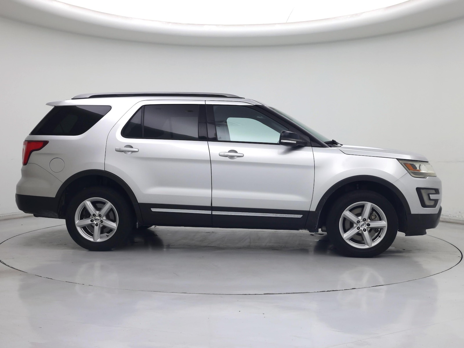 2017 Ford Explorer XLT - Photo 8