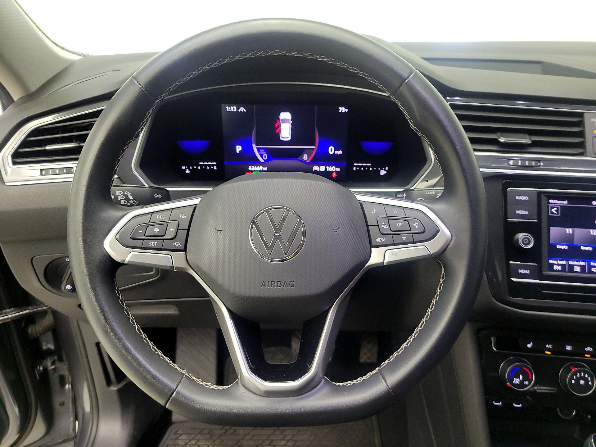 Thumbnail: 2022 Volkswagen Tiguan - 10