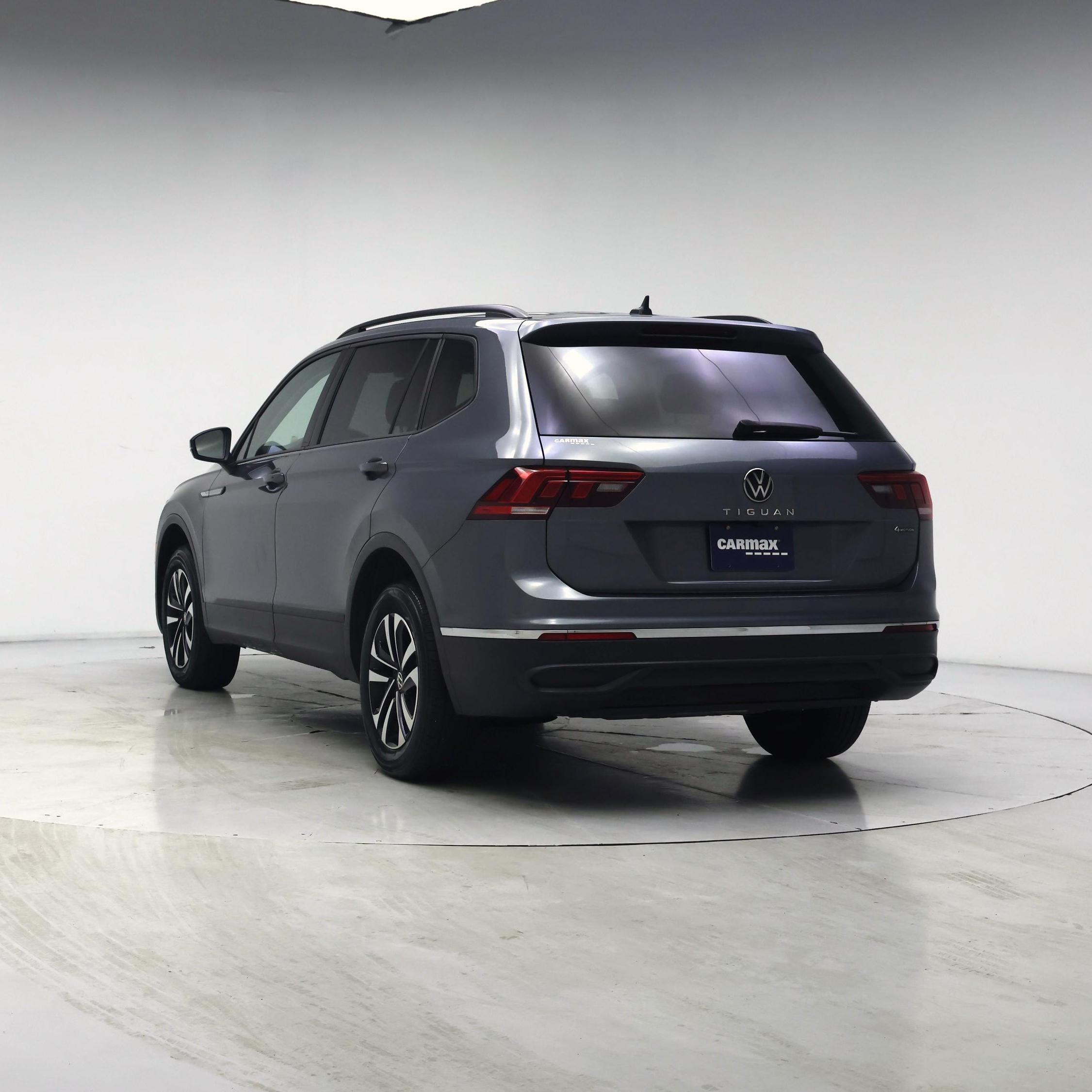 Thumbnail: 2022 Volkswagen Tiguan - 2