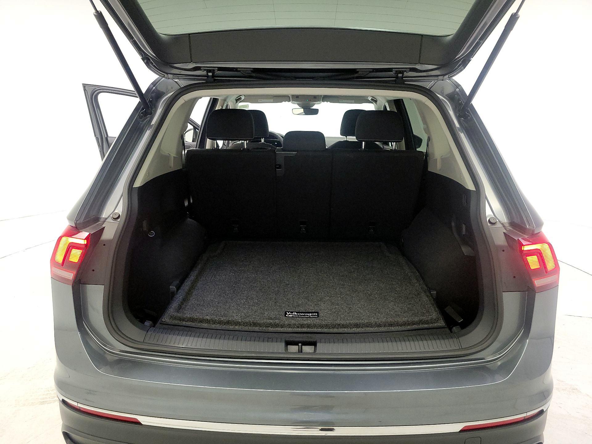 Thumbnail: 2022 Volkswagen Tiguan - 19
