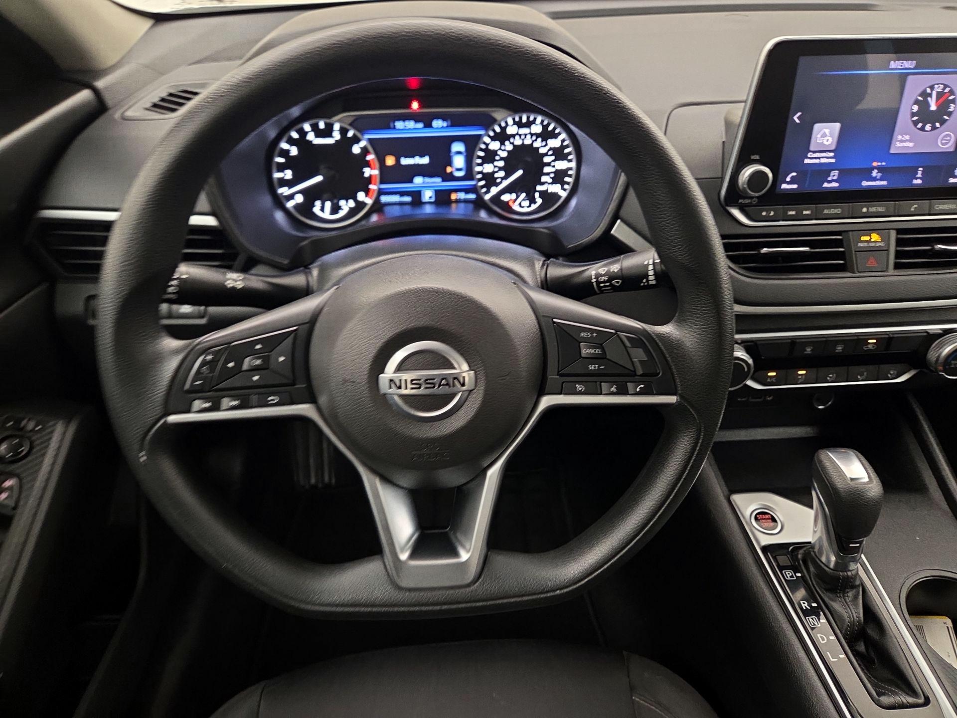 Thumbnail: 2020 Nissan Altima - 10