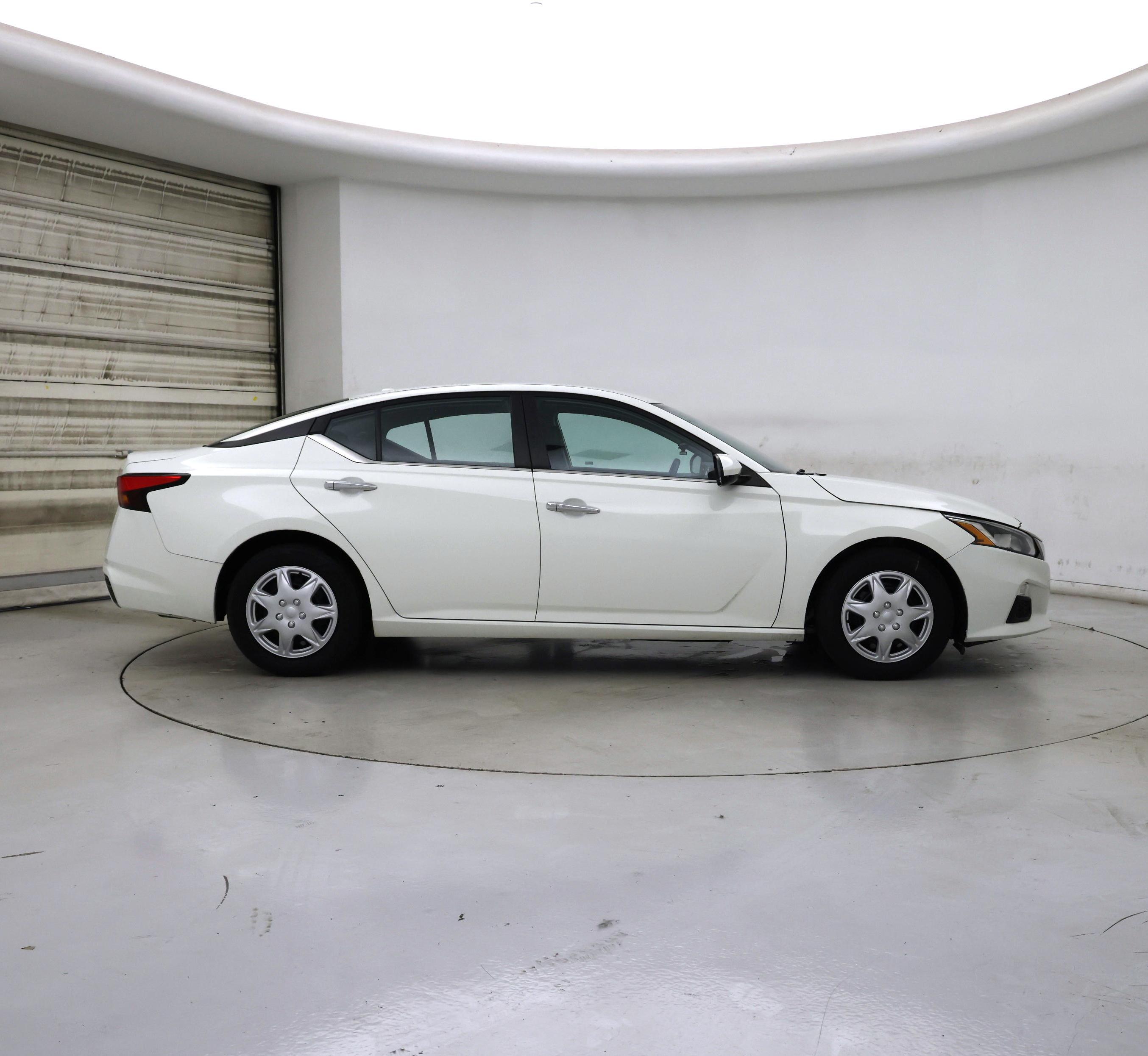 Thumbnail: 2020 Nissan Altima - 7