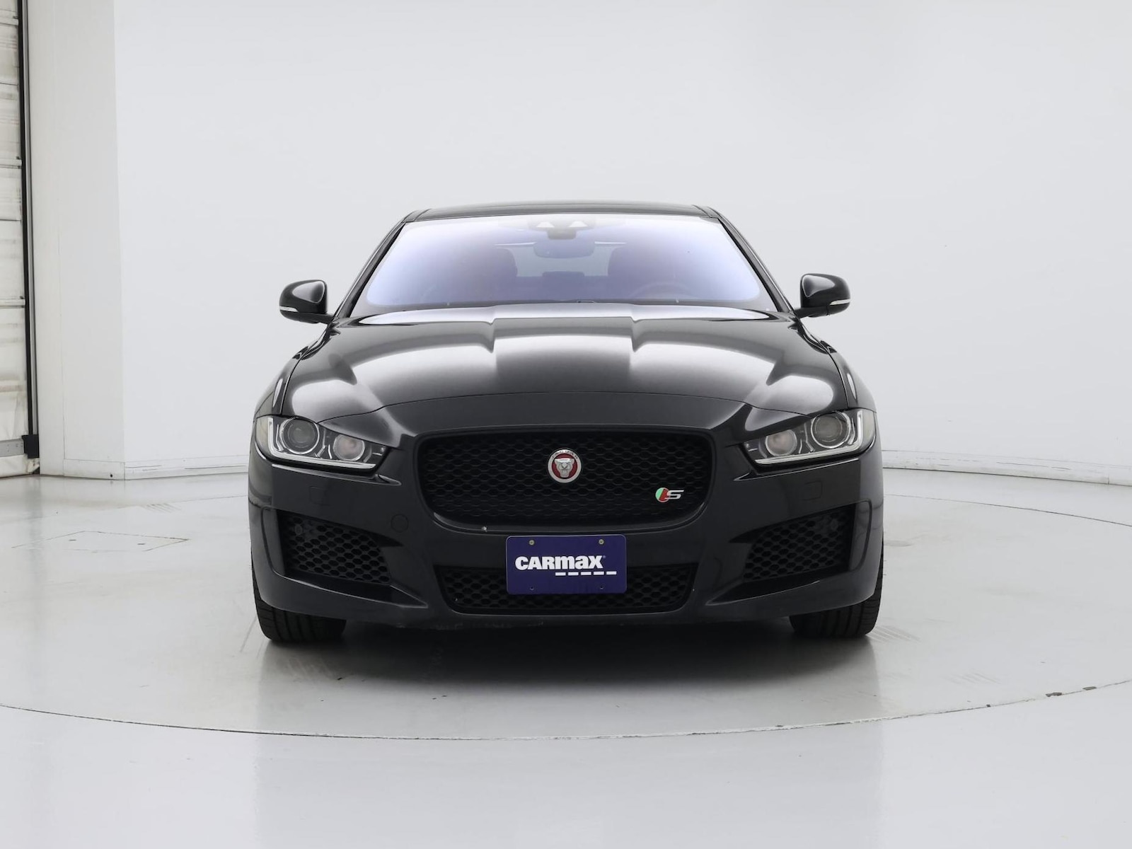 2019 Jaguar XE S - Photo 6