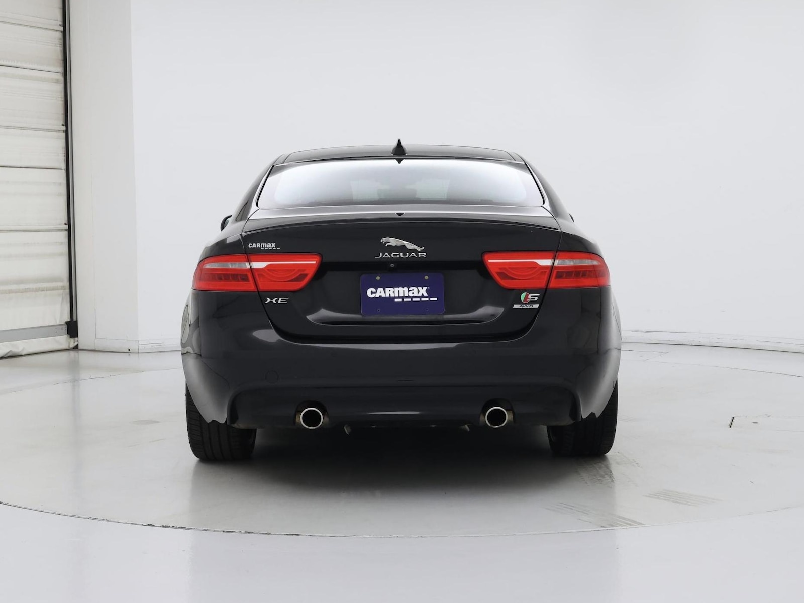 2019 Jaguar XE S - Photo 7