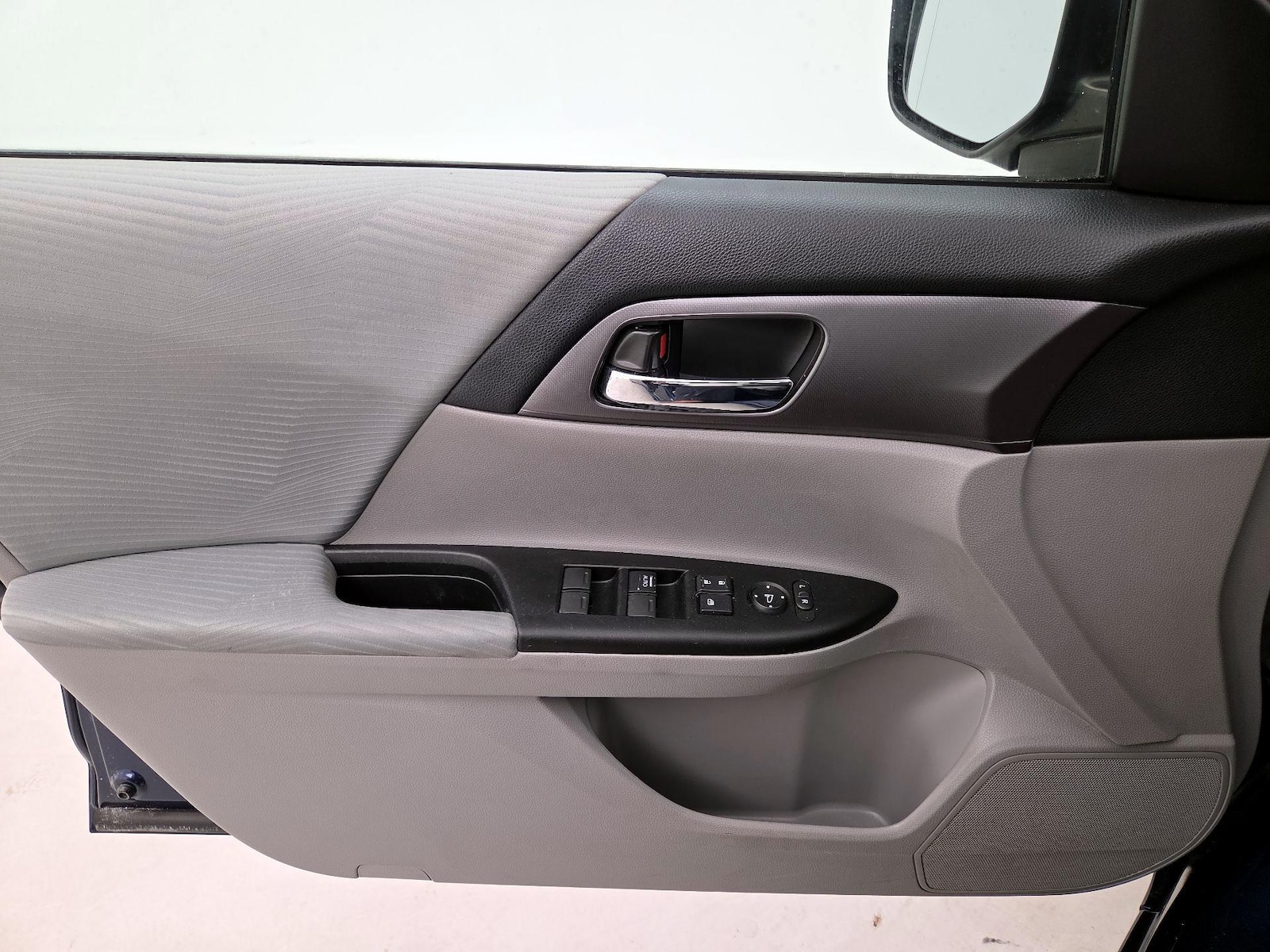2015 Honda Accord LX - Photo 13