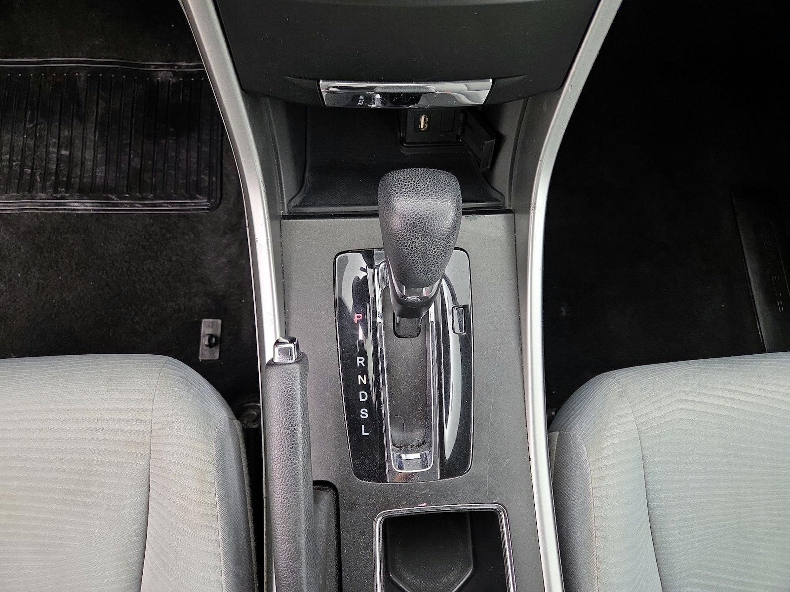2015 Honda Accord LX - Photo 18