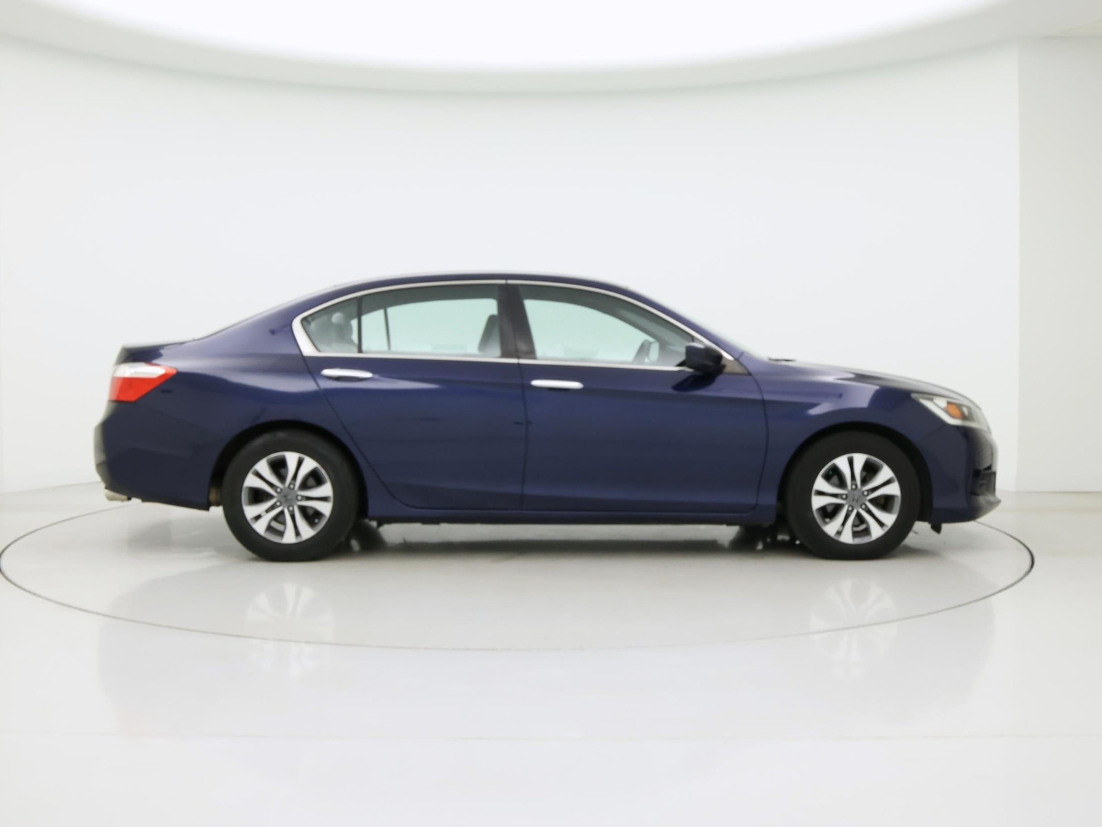 2015 Honda Accord LX - Photo 8