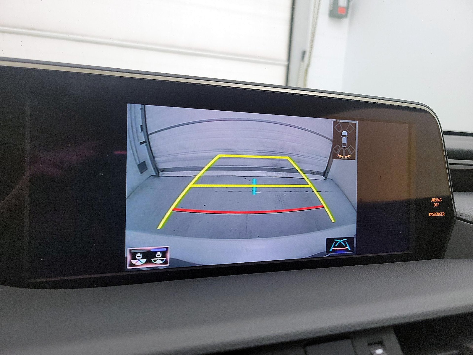 2019 Lexus ES 350 - Photo 16
