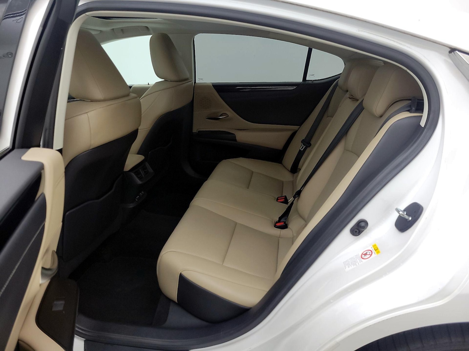 2019 Lexus ES 350 - Photo 22