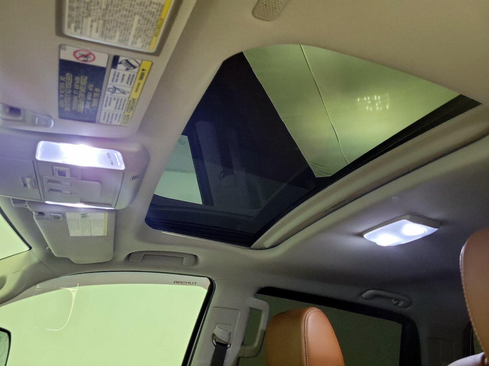 Sunroof(s) & Overhead Airbags